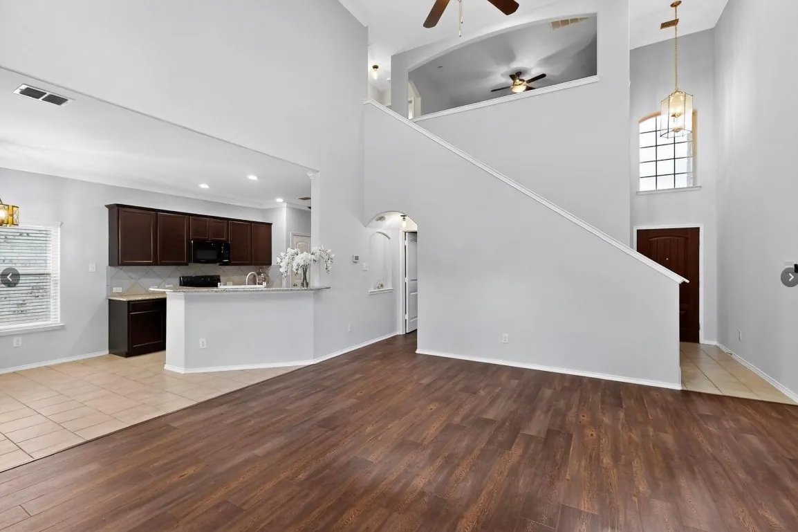 Single Family Residence For Rent in Denton County , 621 Big Horn Road, Aubrey, Texas 76227, 3 Bedroom, 3 Bathroom, 2 Garage spaces, 1,888 Sqft, built in 2016, mls#21379890, Real Estate Agent in Aubrey, Homes For Rent in Denton county, Homes For Rent in Aubrey, Realtor in Aubrey Texas, Real Estate Brokerage Independent Realty Texas, Luminita Cordes Realtor