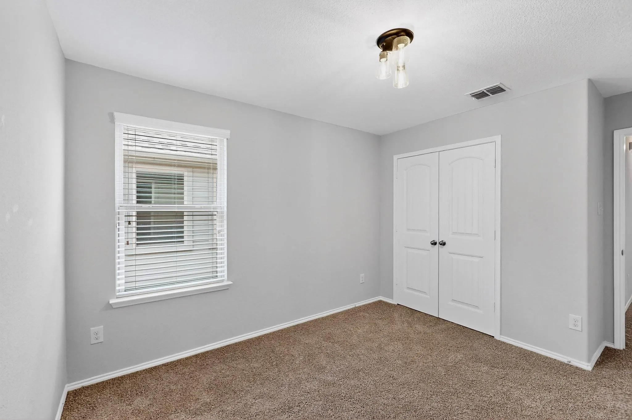 Single Family Residence For Rent in Denton County , 621 Big Horn Road, Aubrey, Texas 76227, 3 Bedroom, 3 Bathroom, 2 Garage spaces, 1,888 Sqft, built in 2016, mls#21379890, Real Estate Agent in Aubrey, Homes For Rent in Denton county, Homes For Rent in Aubrey, Realtor in Aubrey Texas, Real Estate Brokerage Independent Realty Texas, Luminita Cordes Realtor