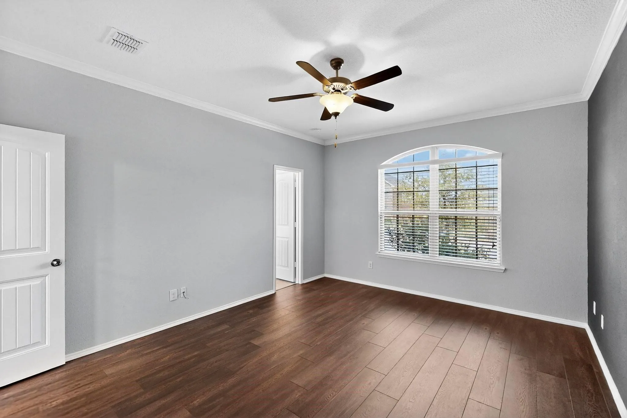 Single Family Residence For Rent in Denton County , 621 Big Horn Road, Aubrey, Texas 76227, 3 Bedroom, 3 Bathroom, 2 Garage spaces, 1,888 Sqft, built in 2016, mls#21379890, Real Estate Agent in Aubrey, Homes For Rent in Denton county, Homes For Rent in Aubrey, Realtor in Aubrey Texas, Real Estate Brokerage Independent Realty Texas, Luminita Cordes Realtor