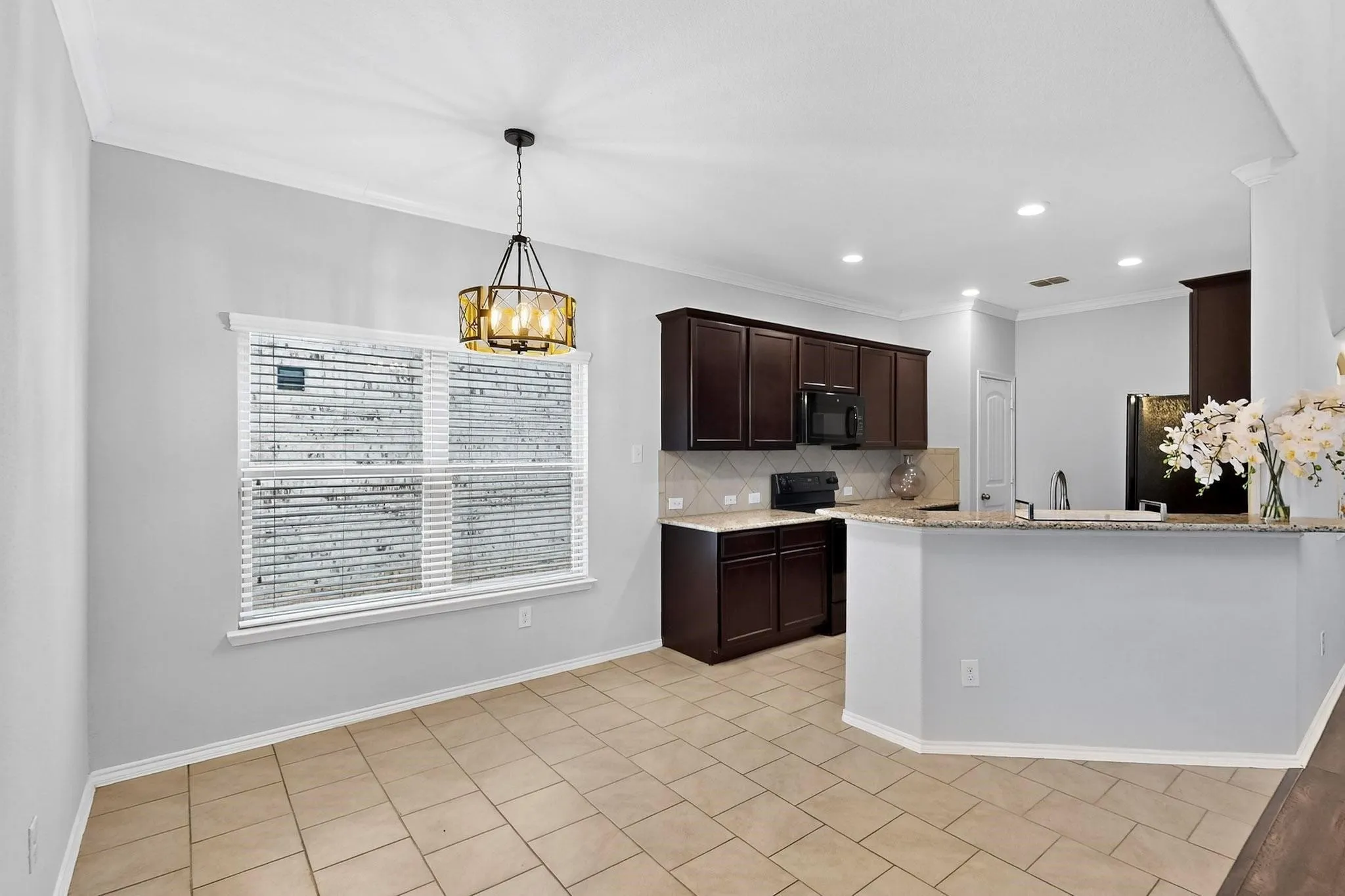 Single Family Residence For Rent in Denton County , 621 Big Horn Road, Aubrey, Texas 76227, 3 Bedroom, 3 Bathroom, 2 Garage spaces, 1,888 Sqft, built in 2016, mls#21379890, Real Estate Agent in Aubrey, Homes For Rent in Denton county, Homes For Rent in Aubrey, Realtor in Aubrey Texas, Real Estate Brokerage Independent Realty Texas, Luminita Cordes Realtor