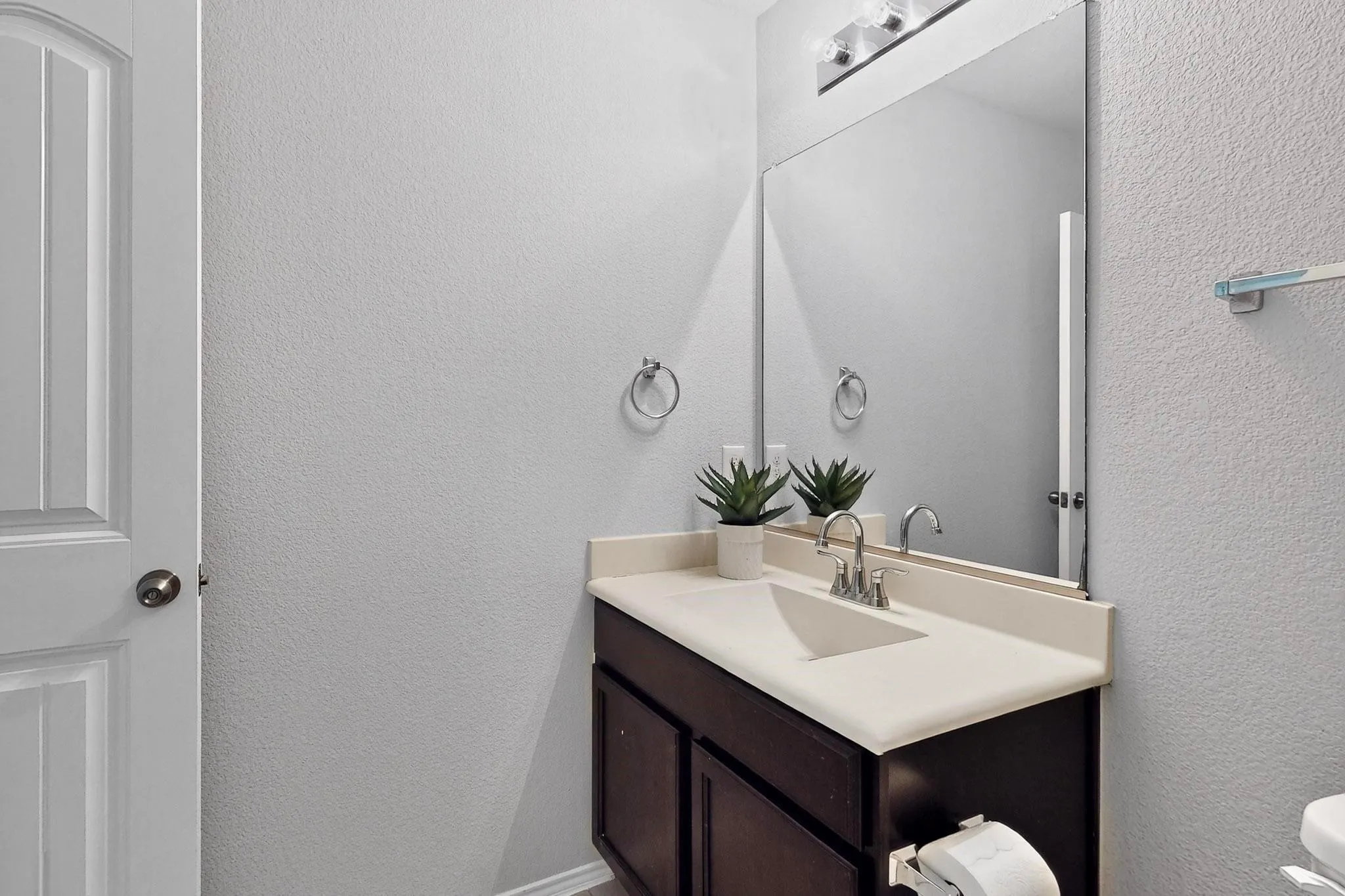 Single Family Residence For Rent in Denton County , 621 Big Horn Road, Aubrey, Texas 76227, 3 Bedroom, 3 Bathroom, 2 Garage spaces, 1,888 Sqft, built in 2016, mls#21379890, Real Estate Agent in Aubrey, Homes For Rent in Denton county, Homes For Rent in Aubrey, Realtor in Aubrey Texas, Real Estate Brokerage Independent Realty Texas, Luminita Cordes Realtor