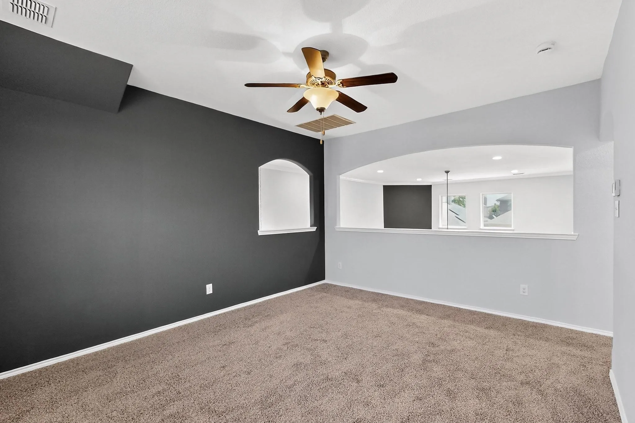 Single Family Residence For Rent in Denton County , 621 Big Horn Road, Aubrey, Texas 76227, 3 Bedroom, 3 Bathroom, 2 Garage spaces, 1,888 Sqft, built in 2016, mls#21379890, Real Estate Agent in Aubrey, Homes For Rent in Denton county, Homes For Rent in Aubrey, Realtor in Aubrey Texas, Real Estate Brokerage Independent Realty Texas, Luminita Cordes Realtor
