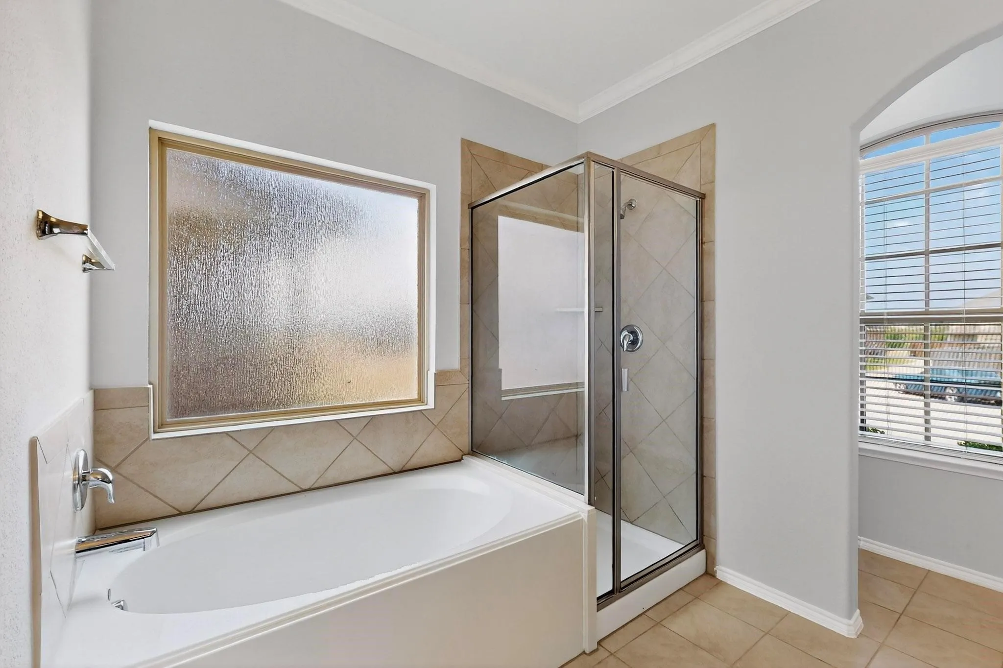 Single Family Residence For Rent in Denton County , 621 Big Horn Road, Aubrey, Texas 76227, 3 Bedroom, 3 Bathroom, 2 Garage spaces, 1,888 Sqft, built in 2016, mls#21379890, Real Estate Agent in Aubrey, Homes For Rent in Denton county, Homes For Rent in Aubrey, Realtor in Aubrey Texas, Real Estate Brokerage Independent Realty Texas, Luminita Cordes Realtor