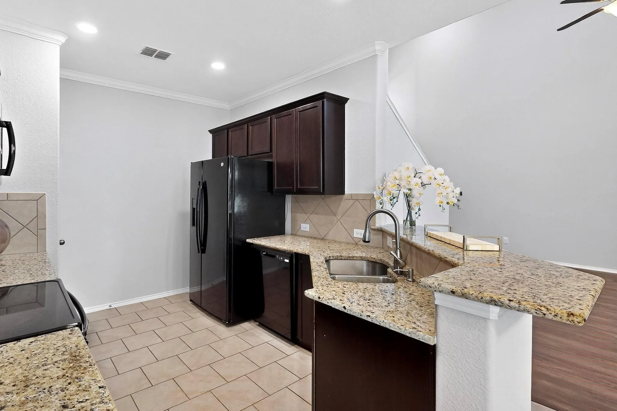 Single Family Residence For Rent in Denton County , 621 Big Horn Road, Aubrey, Texas 76227, 3 Bedroom, 3 Bathroom, 2 Garage spaces, 1,888 Sqft, built in 2016, mls#21379890, Real Estate Agent in Aubrey, Homes For Rent in Denton county, Homes For Rent in Aubrey, Realtor in Aubrey Texas, Real Estate Brokerage Independent Realty Texas, Luminita Cordes Realtor