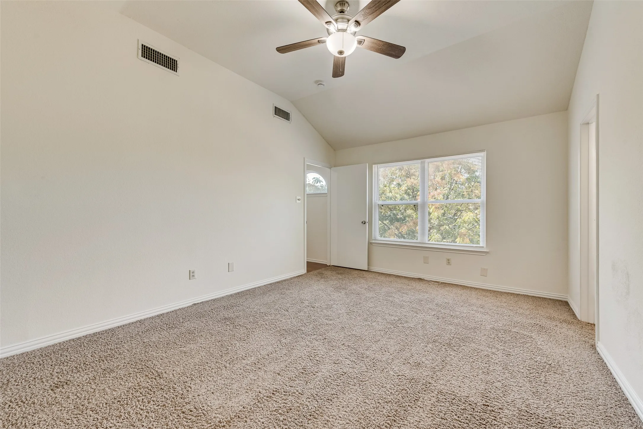 Single Family Residence For Rent in Tarrant County , 9 Atlanta Court, Mansfield, Texas 76063, 4 Bedroom, 3 Bathroom, 2 Garage spaces, 2,243 Sqft, built in 1987, mls#21379289, Real Estate Agent in Mansfield, Homes For Rent in Tarrant county, Homes For Rent in Mansfield, Realtor in Mansfield Texas, Real Estate Brokerage Independent Realty Texas, Luminita Cordes Realtor