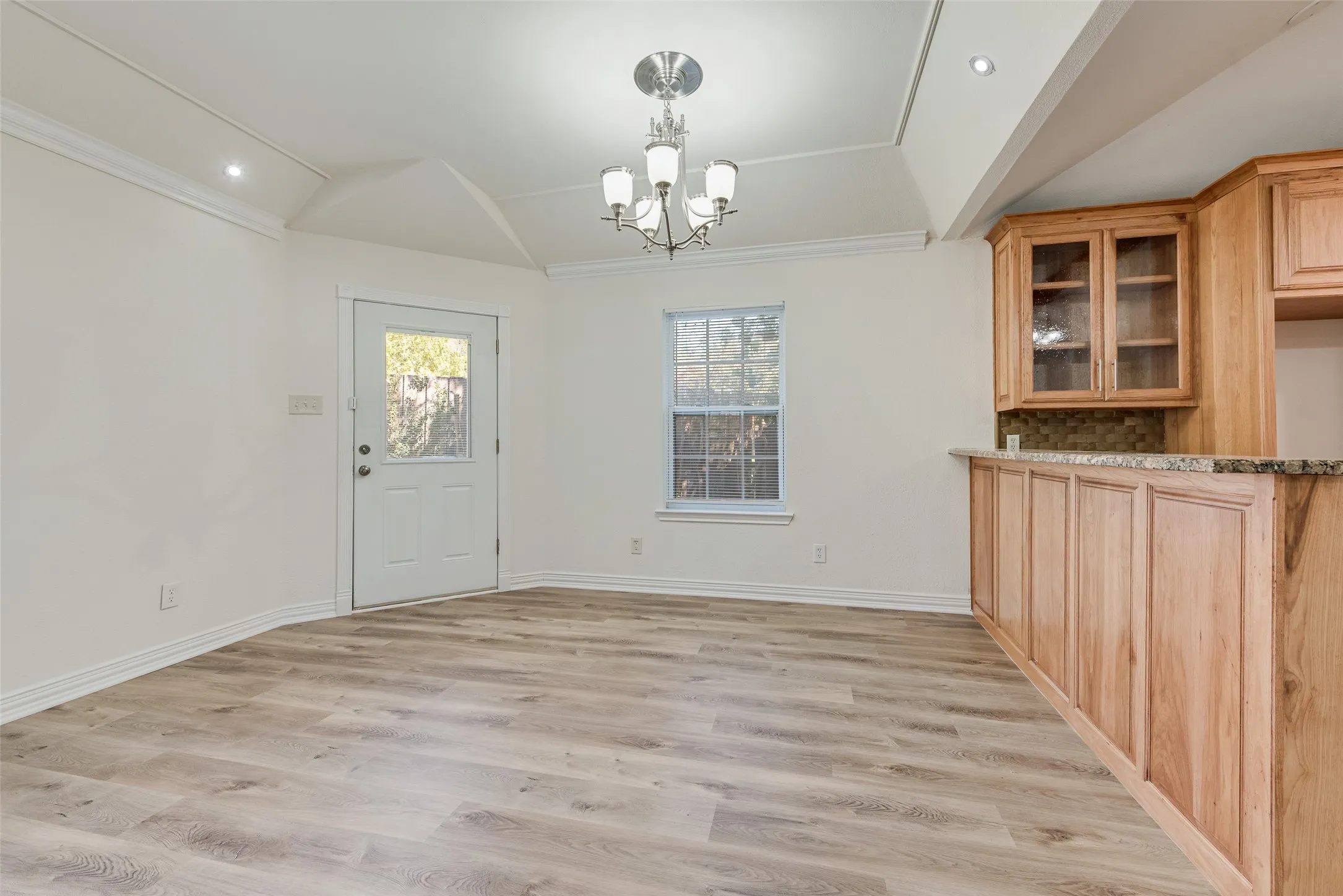 Single Family Residence For Rent in Tarrant County , 9 Atlanta Court, Mansfield, Texas 76063, 4 Bedroom, 3 Bathroom, 2 Garage spaces, 2,243 Sqft, built in 1987, mls#21379289, Real Estate Agent in Mansfield, Homes For Rent in Tarrant county, Homes For Rent in Mansfield, Realtor in Mansfield Texas, Real Estate Brokerage Independent Realty Texas, Luminita Cordes Realtor