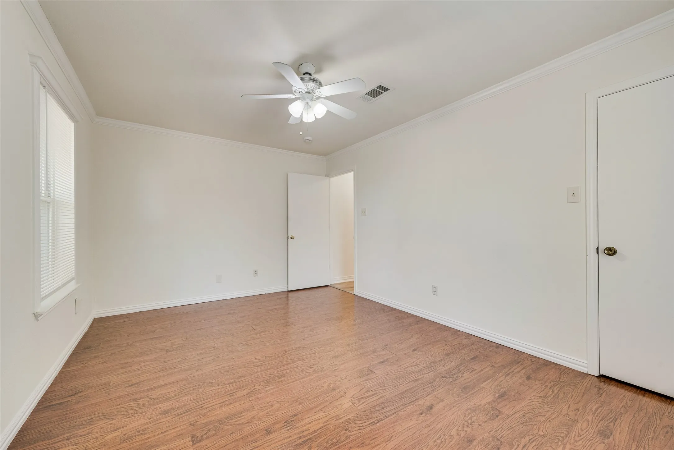Single Family Residence For Rent in Tarrant County , 9 Atlanta Court, Mansfield, Texas 76063, 4 Bedroom, 3 Bathroom, 2 Garage spaces, 2,243 Sqft, built in 1987, mls#21379289, Real Estate Agent in Mansfield, Homes For Rent in Tarrant county, Homes For Rent in Mansfield, Realtor in Mansfield Texas, Real Estate Brokerage Independent Realty Texas, Luminita Cordes Realtor