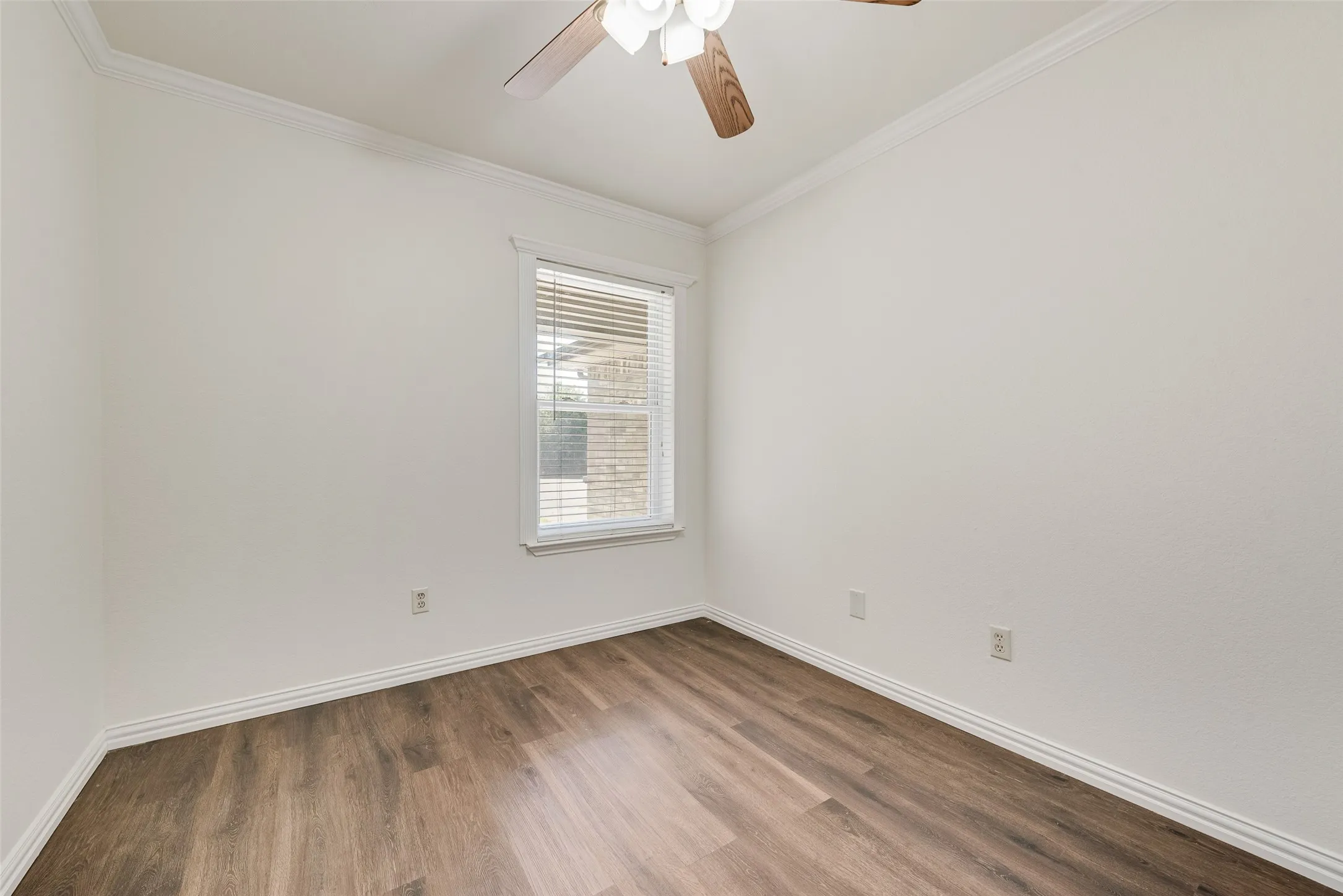 Single Family Residence For Rent in Tarrant County , 9 Atlanta Court, Mansfield, Texas 76063, 4 Bedroom, 3 Bathroom, 2 Garage spaces, 2,243 Sqft, built in 1987, mls#21379289, Real Estate Agent in Mansfield, Homes For Rent in Tarrant county, Homes For Rent in Mansfield, Realtor in Mansfield Texas, Real Estate Brokerage Independent Realty Texas, Luminita Cordes Realtor