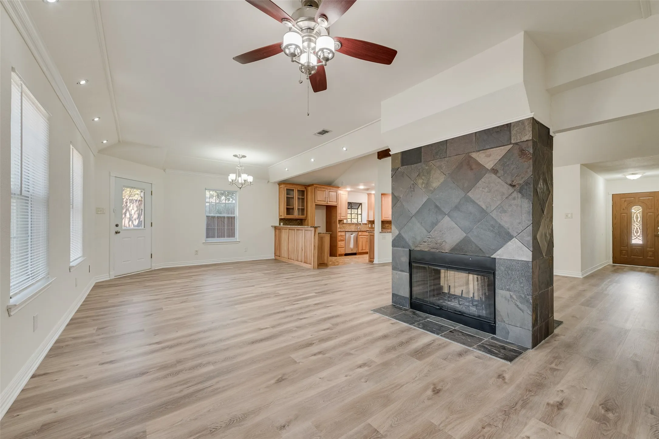 Single Family Residence For Rent in Tarrant County , 9 Atlanta Court, Mansfield, Texas 76063, 4 Bedroom, 3 Bathroom, 2 Garage spaces, 2,243 Sqft, built in 1987, mls#21379289, Real Estate Agent in Mansfield, Homes For Rent in Tarrant county, Homes For Rent in Mansfield, Realtor in Mansfield Texas, Real Estate Brokerage Independent Realty Texas, Luminita Cordes Realtor