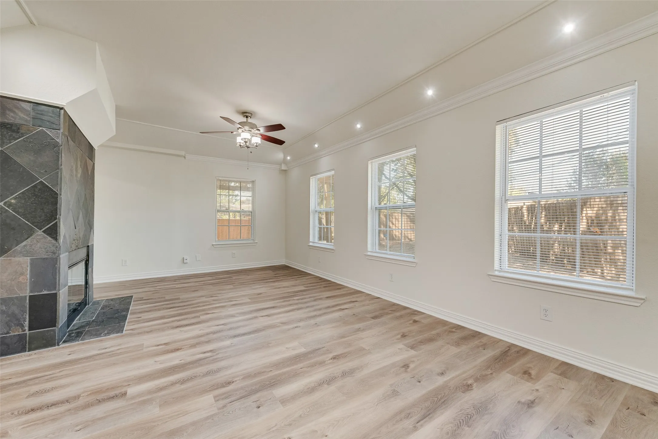Single Family Residence For Rent in Tarrant County , 9 Atlanta Court, Mansfield, Texas 76063, 4 Bedroom, 3 Bathroom, 2 Garage spaces, 2,243 Sqft, built in 1987, mls#21379289, Real Estate Agent in Mansfield, Homes For Rent in Tarrant county, Homes For Rent in Mansfield, Realtor in Mansfield Texas, Real Estate Brokerage Independent Realty Texas, Luminita Cordes Realtor
