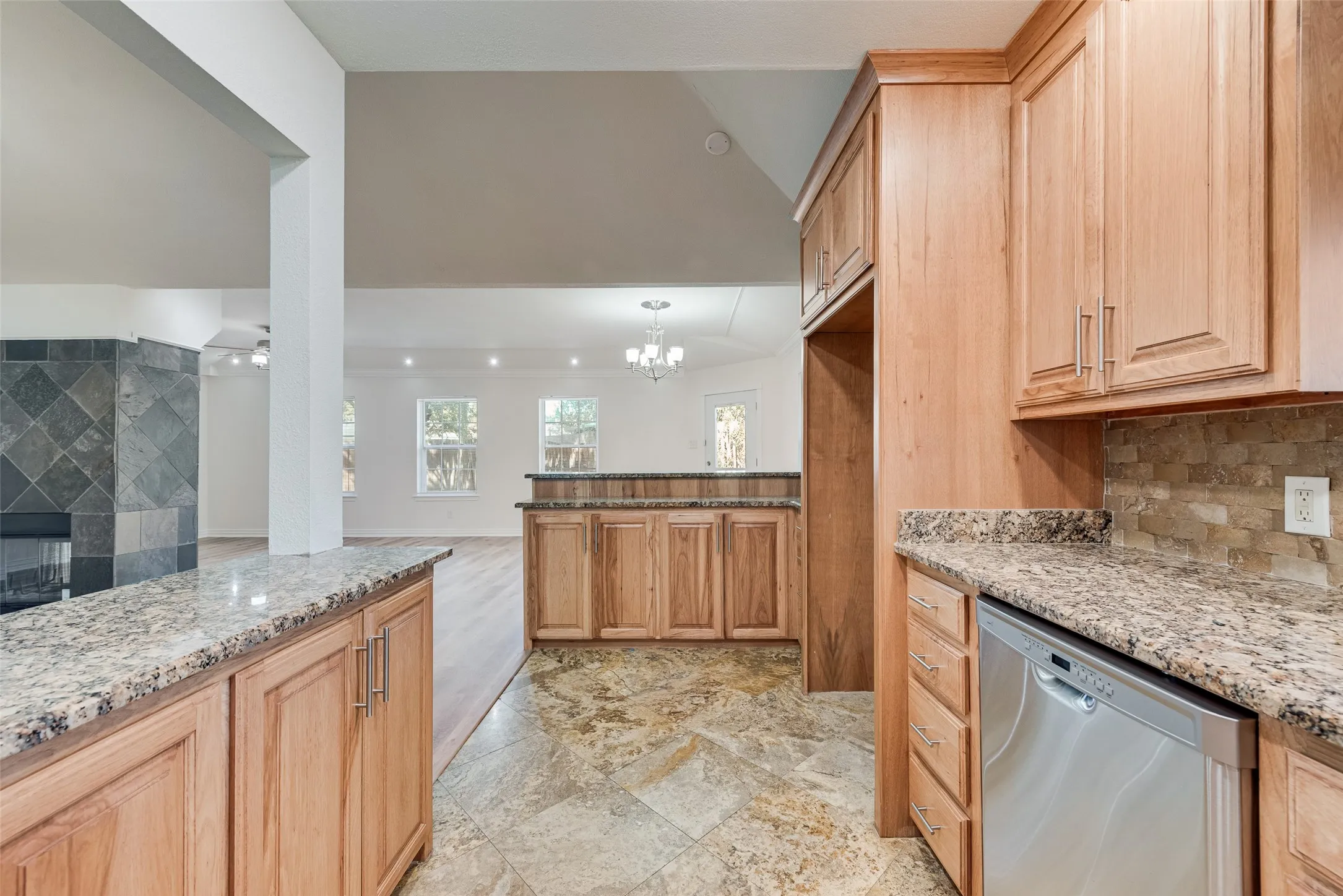 Single Family Residence For Rent in Tarrant County , 9 Atlanta Court, Mansfield, Texas 76063, 4 Bedroom, 3 Bathroom, 2 Garage spaces, 2,243 Sqft, built in 1987, mls#21379289, Real Estate Agent in Mansfield, Homes For Rent in Tarrant county, Homes For Rent in Mansfield, Realtor in Mansfield Texas, Real Estate Brokerage Independent Realty Texas, Luminita Cordes Realtor