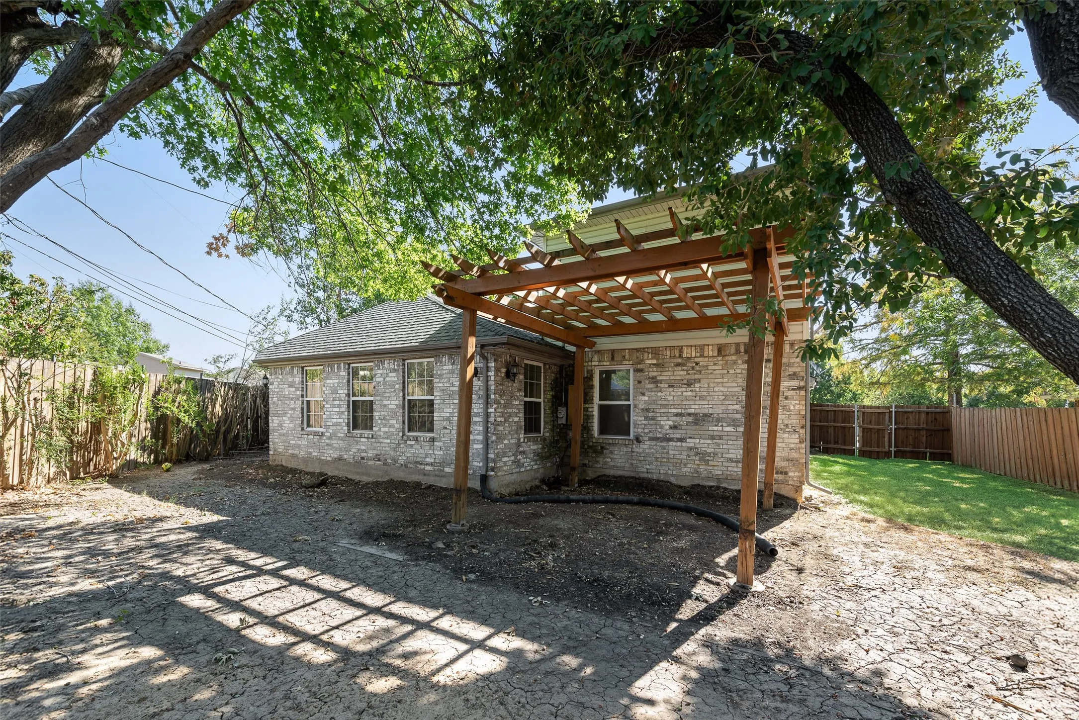 Single Family Residence For Rent in Tarrant County , 9 Atlanta Court, Mansfield, Texas 76063, 4 Bedroom, 3 Bathroom, 2 Garage spaces, 2,243 Sqft, built in 1987, mls#21379289, Real Estate Agent in Mansfield, Homes For Rent in Tarrant county, Homes For Rent in Mansfield, Realtor in Mansfield Texas, Real Estate Brokerage Independent Realty Texas, Luminita Cordes Realtor