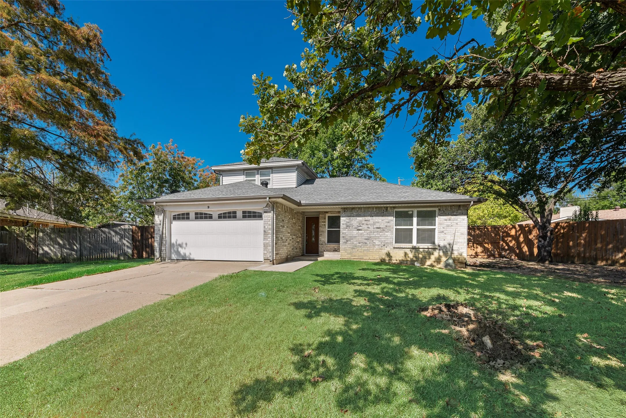 Single Family Residence For Rent in Tarrant County , 9 Atlanta Court, Mansfield, Texas 76063, 4 Bedroom, 3 Bathroom, 2 Garage spaces, 2,243 Sqft, built in 1987, mls#21379289, Real Estate Agent in Mansfield, Homes For Rent in Tarrant county, Homes For Rent in Mansfield, Realtor in Mansfield Texas, Real Estate Brokerage Independent Realty Texas, Luminita Cordes Realtor