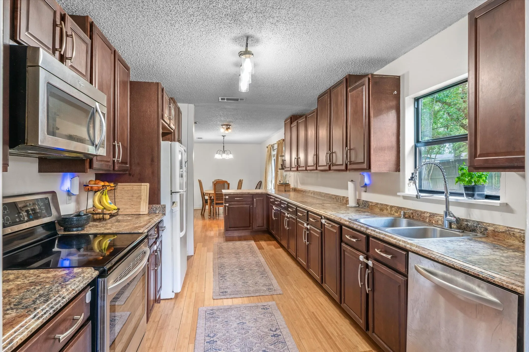 Single Family Residence For Sale in Smith County , 13379 County Road 3140, Tyler, Texas 75706, 3 Bedroom, 2 Bathroom, 1 Garage spaces, 1,560 Sqft, built in 1987, mls#21379889, Real Estate Agent in Tyler, Homes For Sale in Smith county, Homes For Sale in Tyler, Realtor in Tyler Texas, Real Estate Brokerage Independent Realty Texas, Luminita Cordes Realtor