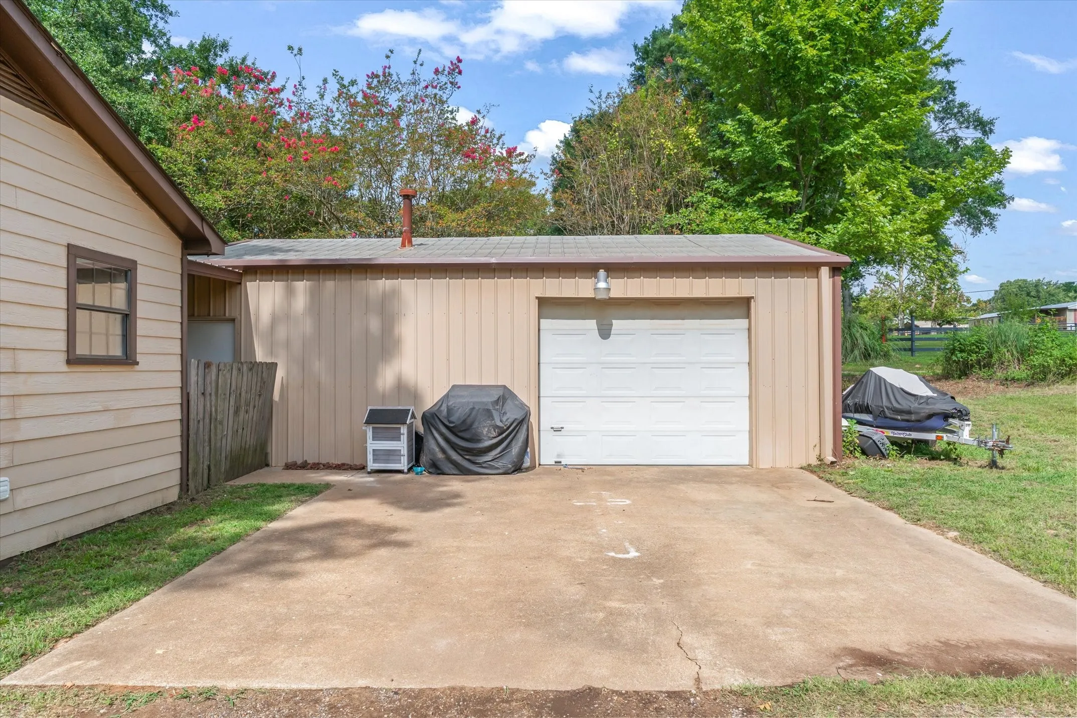 Single Family Residence For Sale in Smith County , 13379 County Road 3140, Tyler, Texas 75706, 3 Bedroom, 2 Bathroom, 1 Garage spaces, 1,560 Sqft, built in 1987, mls#21379889, Real Estate Agent in Tyler, Homes For Sale in Smith county, Homes For Sale in Tyler, Realtor in Tyler Texas, Real Estate Brokerage Independent Realty Texas, Luminita Cordes Realtor