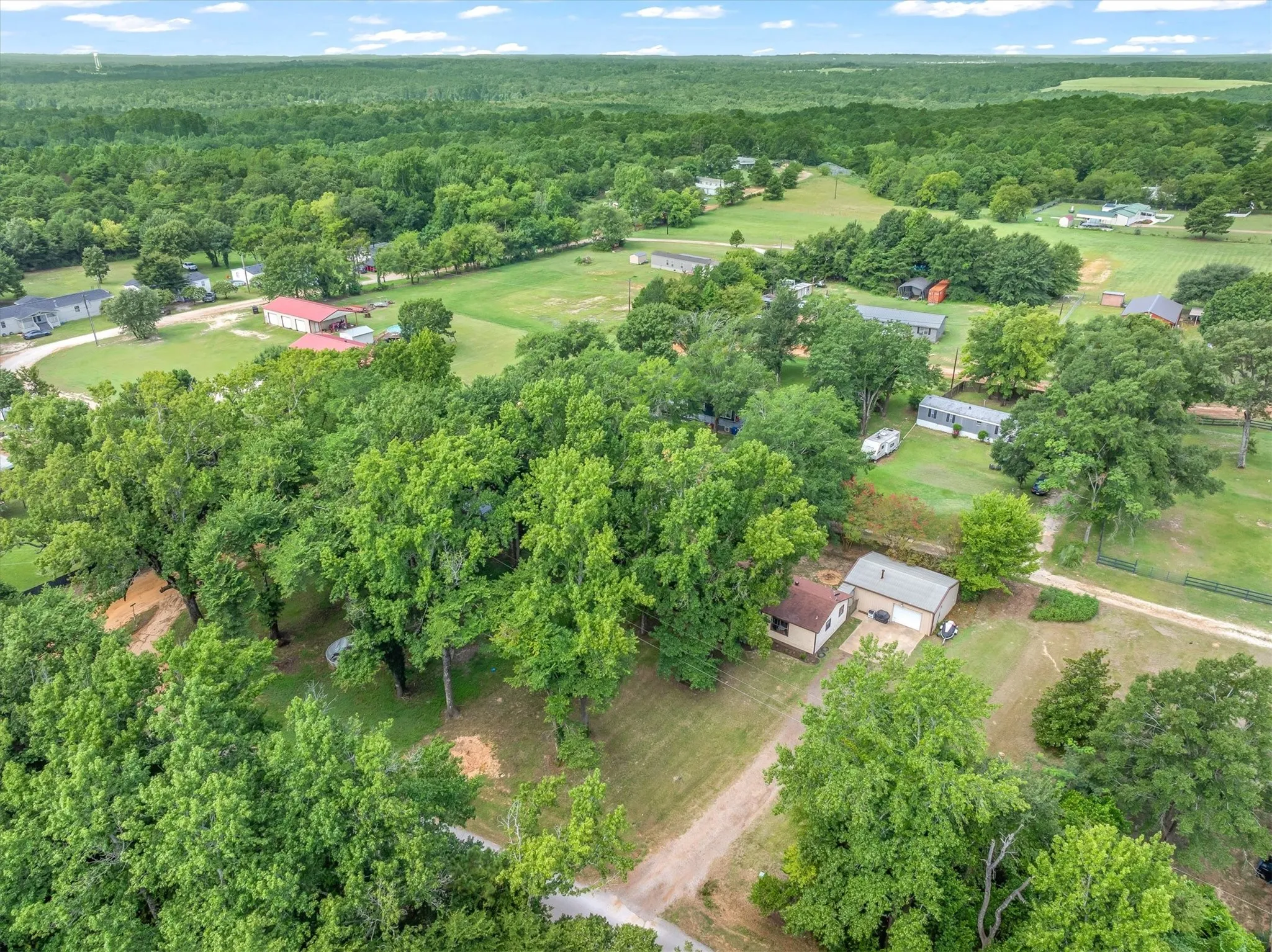 Single Family Residence For Sale in Smith County , 13379 County Road 3140, Tyler, Texas 75706, 3 Bedroom, 2 Bathroom, 1 Garage spaces, 1,560 Sqft, built in 1987, mls#21379889, Real Estate Agent in Tyler, Homes For Sale in Smith county, Homes For Sale in Tyler, Realtor in Tyler Texas, Real Estate Brokerage Independent Realty Texas, Luminita Cordes Realtor