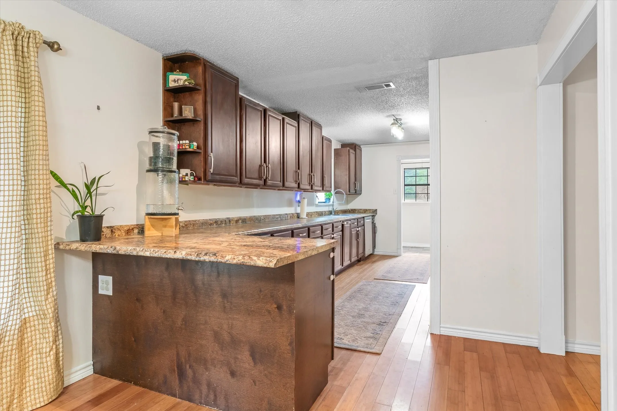 Single Family Residence For Sale in Smith County , 13379 County Road 3140, Tyler, Texas 75706, 3 Bedroom, 2 Bathroom, 1 Garage spaces, 1,560 Sqft, built in 1987, mls#21379889, Real Estate Agent in Tyler, Homes For Sale in Smith county, Homes For Sale in Tyler, Realtor in Tyler Texas, Real Estate Brokerage Independent Realty Texas, Luminita Cordes Realtor