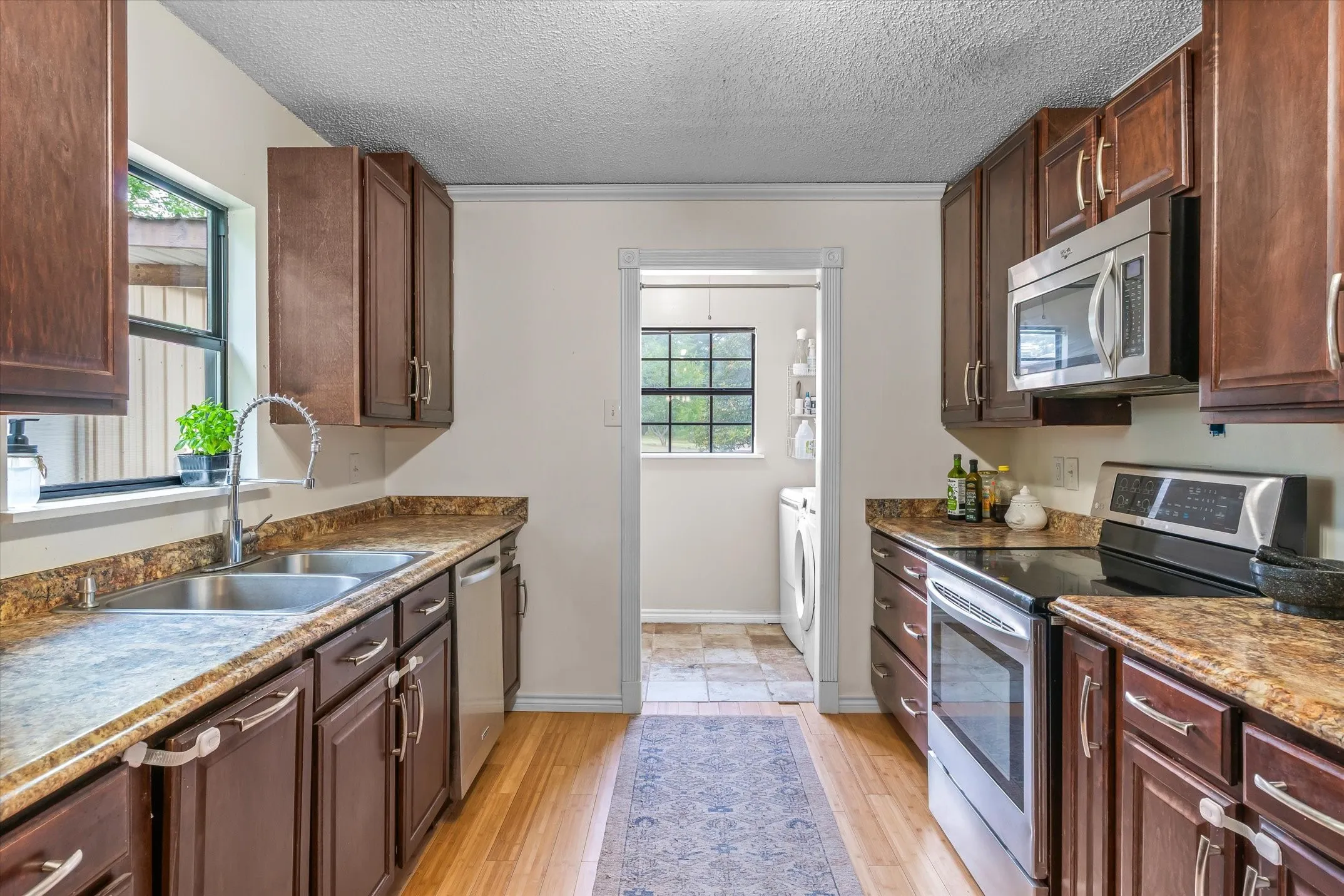 Single Family Residence For Sale in Smith County , 13379 County Road 3140, Tyler, Texas 75706, 3 Bedroom, 2 Bathroom, 1 Garage spaces, 1,560 Sqft, built in 1987, mls#21379889, Real Estate Agent in Tyler, Homes For Sale in Smith county, Homes For Sale in Tyler, Realtor in Tyler Texas, Real Estate Brokerage Independent Realty Texas, Luminita Cordes Realtor