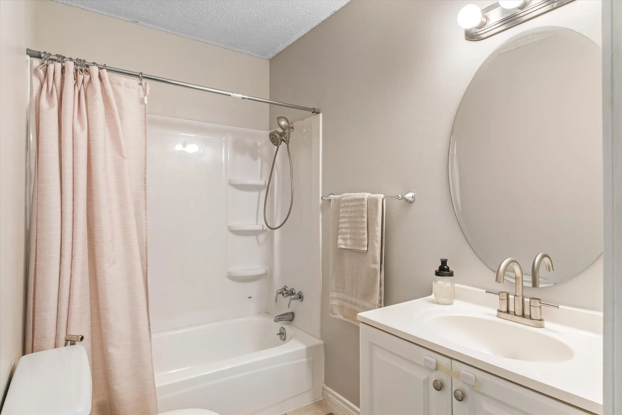 Single Family Residence For Sale in Smith County , 13379 County Road 3140, Tyler, Texas 75706, 3 Bedroom, 2 Bathroom, 1 Garage spaces, 1,560 Sqft, built in 1987, mls#21379889, Real Estate Agent in Tyler, Homes For Sale in Smith county, Homes For Sale in Tyler, Realtor in Tyler Texas, Real Estate Brokerage Independent Realty Texas, Luminita Cordes Realtor