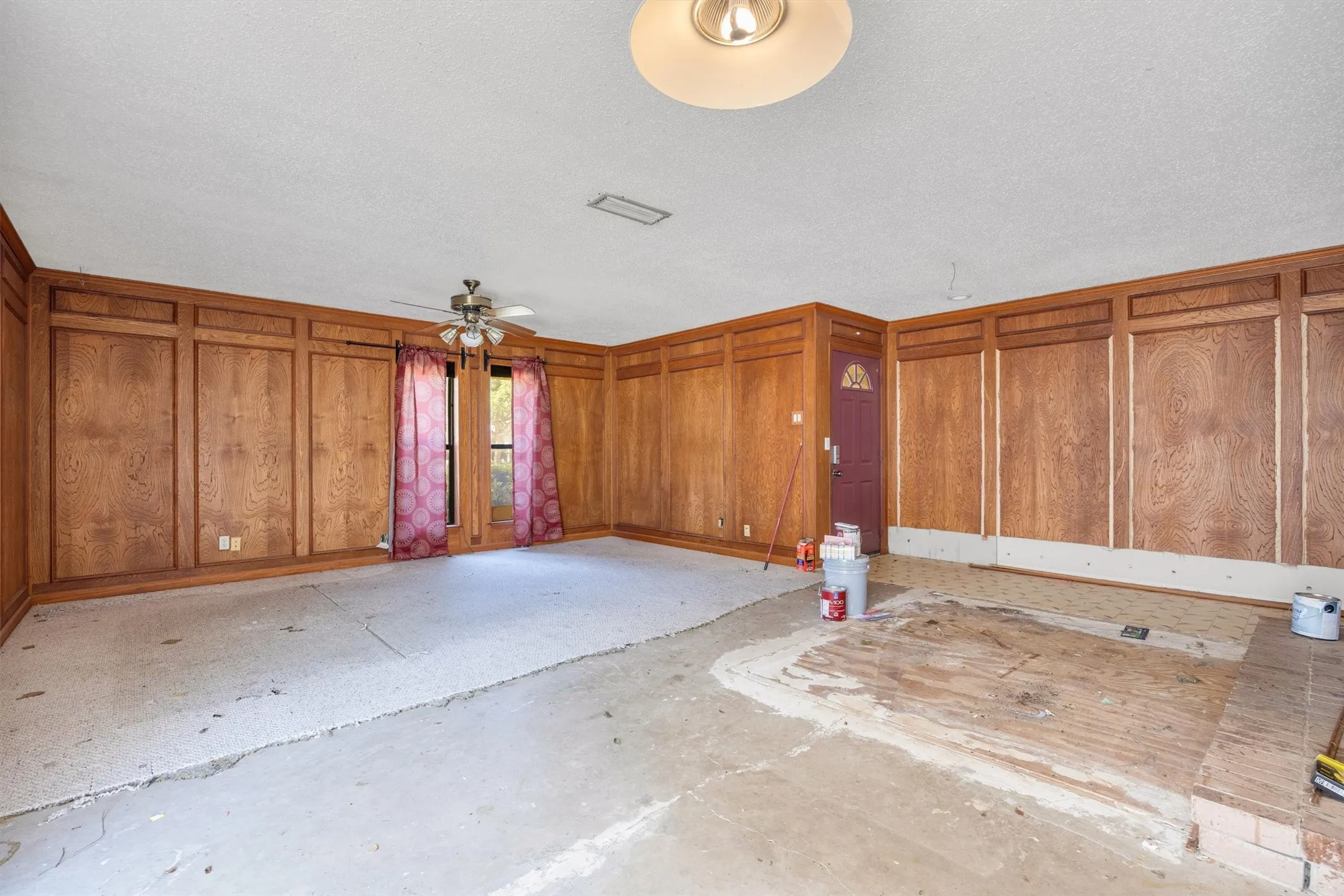 Single Family Residence For Sale in Collin County , 3005 Lemmontree Lane, Plano, Texas 75074, 3 Bedroom, 2 Bathroom, 2 Garage spaces, 1,528 Sqft, built in 1976, mls#21373265, Real Estate Agent in Plano, Homes For Sale in Collin county, Homes For Sale in Plano, Realtor in Plano Texas, Real Estate Brokerage Independent Realty Texas, Luminita Cordes Realtor