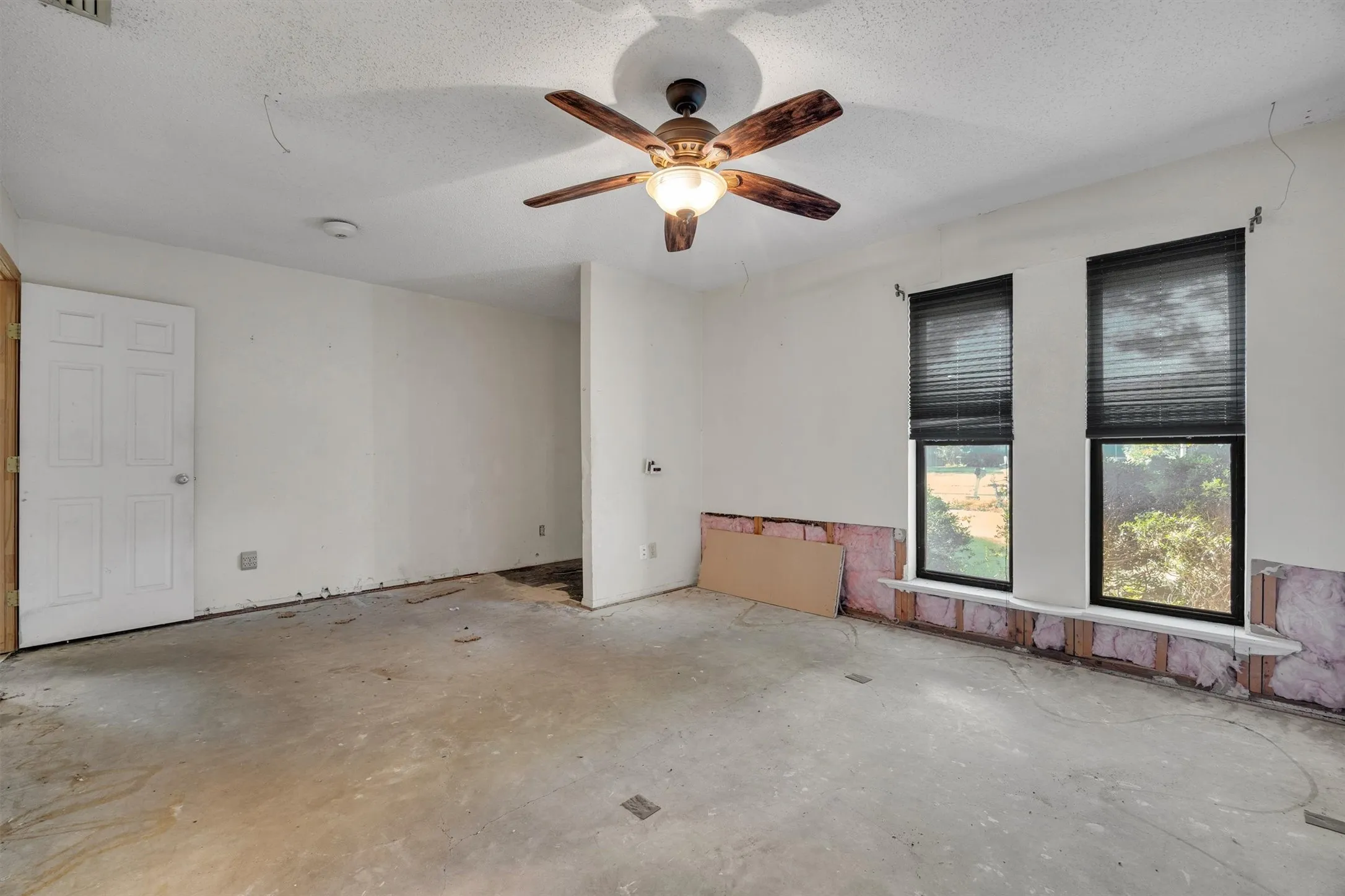 Single Family Residence For Sale in Collin County , 3005 Lemmontree Lane, Plano, Texas 75074, 3 Bedroom, 2 Bathroom, 2 Garage spaces, 1,528 Sqft, built in 1976, mls#21373265, Real Estate Agent in Plano, Homes For Sale in Collin county, Homes For Sale in Plano, Realtor in Plano Texas, Real Estate Brokerage Independent Realty Texas, Luminita Cordes Realtor