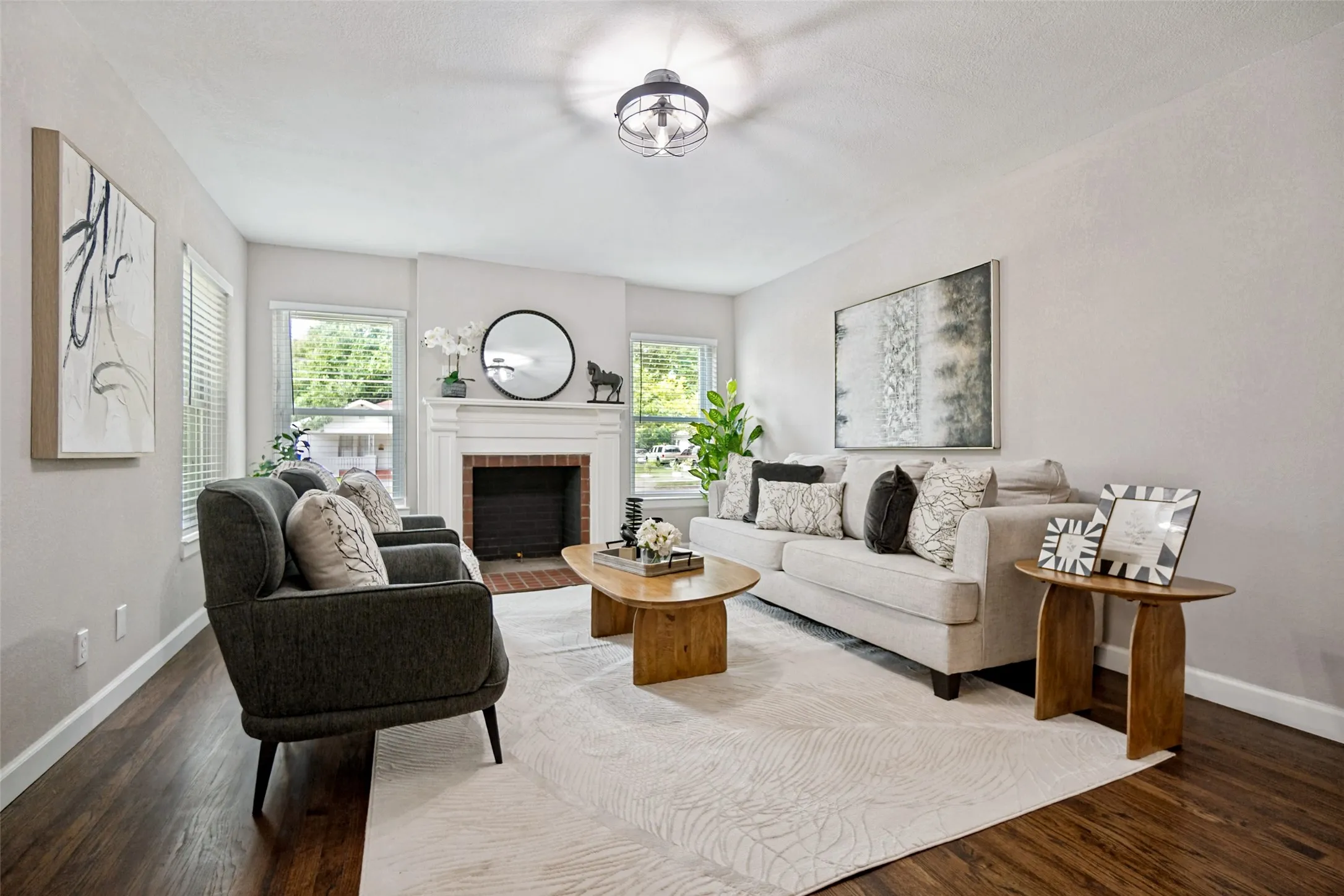 Single Family Residence For Rent in Dallas County , 3814 Wendelkin Street, Dallas, Texas 75215, 4 Bedroom, 2 Bathroom, Garage spaces, 1,564 Sqft, built in 1941, mls#21379903, Real Estate Agent in Dallas, Homes For Rent in Dallas county, Homes For Rent in Dallas, Realtor in Dallas Texas, Real Estate Brokerage Independent Realty Texas, Luminita Cordes Realtor