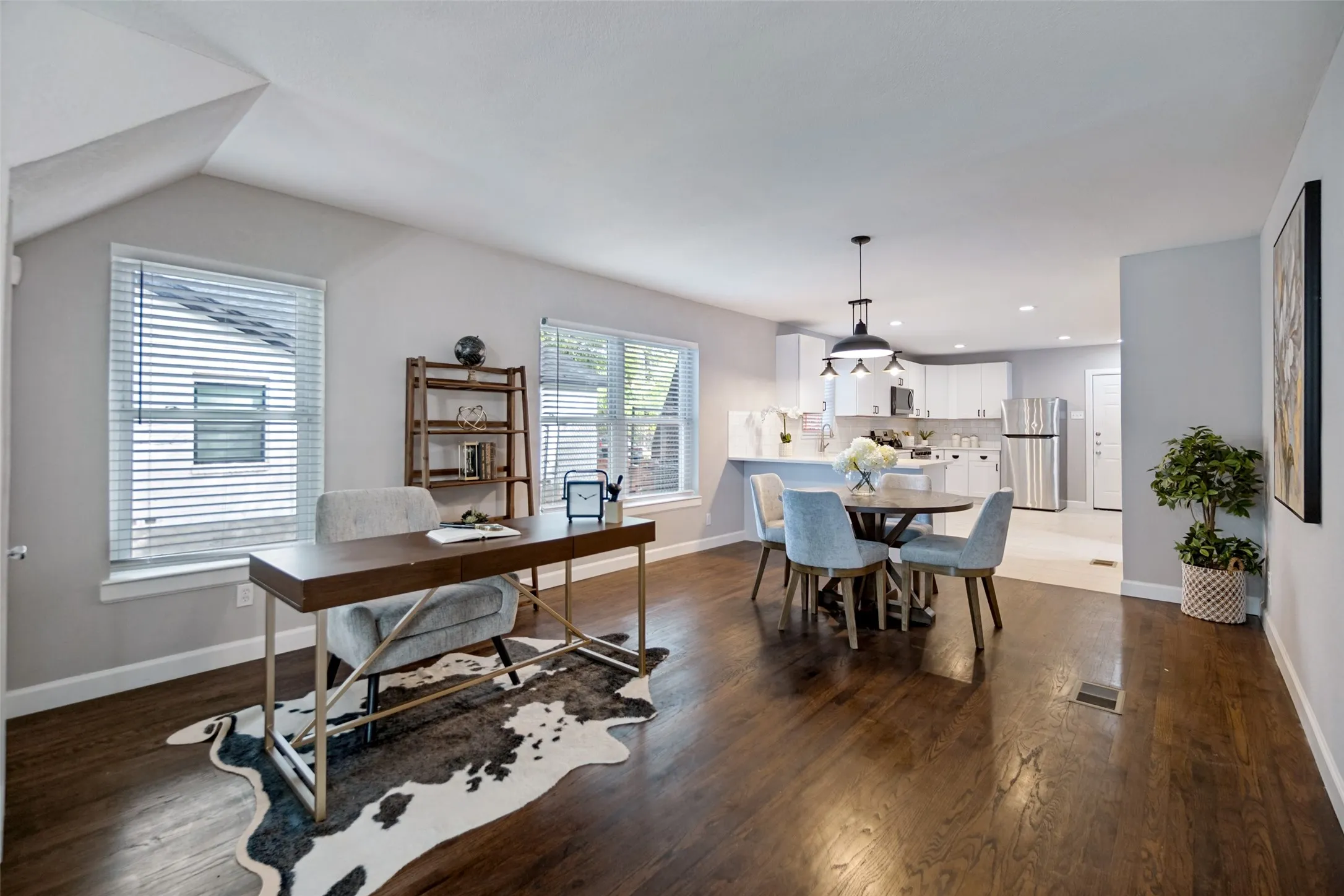 Single Family Residence For Rent in Dallas County , 3814 Wendelkin Street, Dallas, Texas 75215, 4 Bedroom, 2 Bathroom, Garage spaces, 1,564 Sqft, built in 1941, mls#21379903, Real Estate Agent in Dallas, Homes For Rent in Dallas county, Homes For Rent in Dallas, Realtor in Dallas Texas, Real Estate Brokerage Independent Realty Texas, Luminita Cordes Realtor