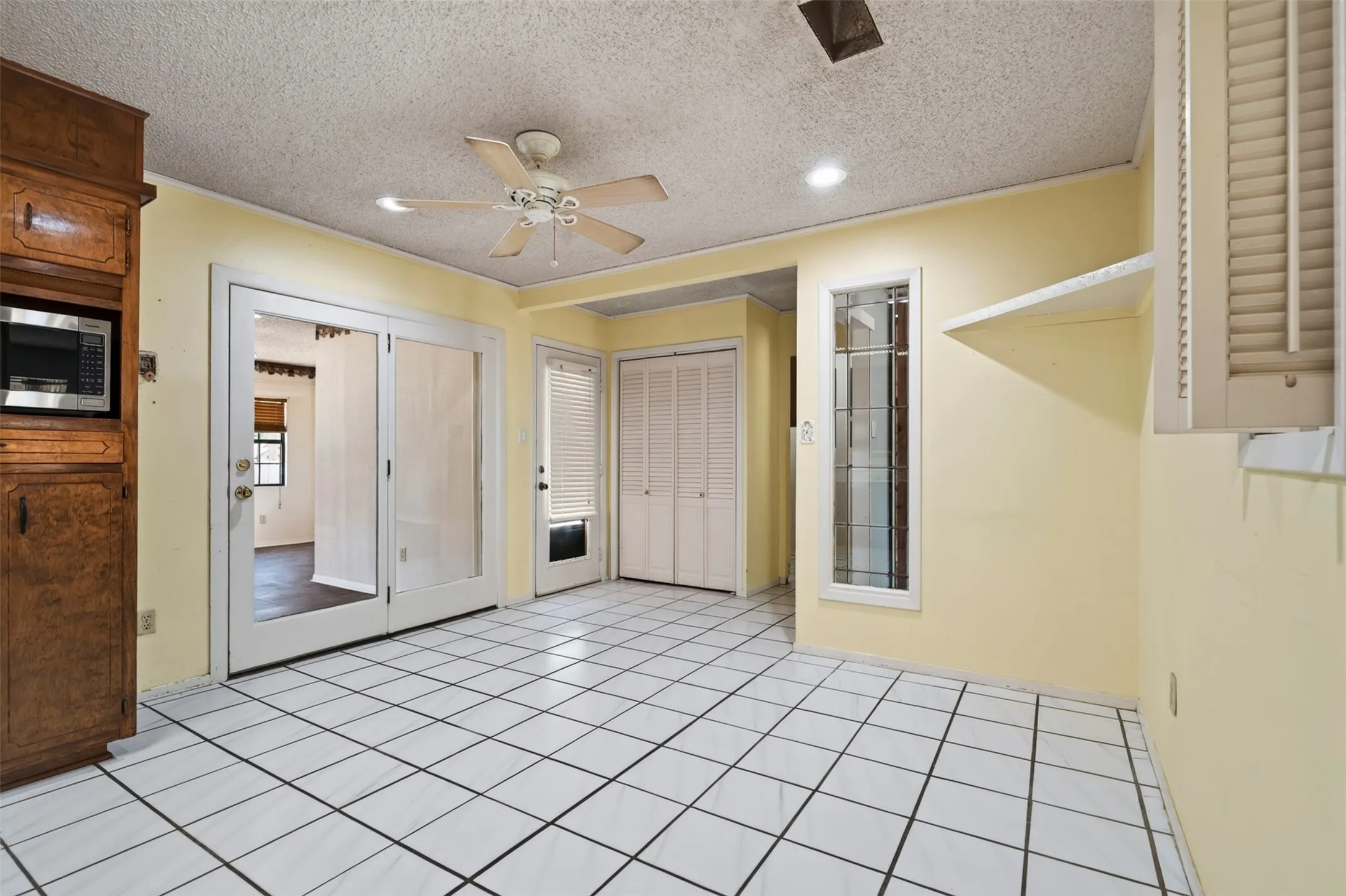Single Family Residence For Sale in Wise County , 1403 N Melba Doyle Park Road, Decatur, Texas 76234, 3 Bedroom, 2 Bathroom, 2 Garage spaces, 1,646 Sqft, built in 1981, mls#21379065, Real Estate Agent in Decatur, Homes For Sale in Wise county, Homes For Sale in Decatur, Realtor in Decatur Texas, Real Estate Brokerage Independent Realty Texas, Luminita Cordes Realtor