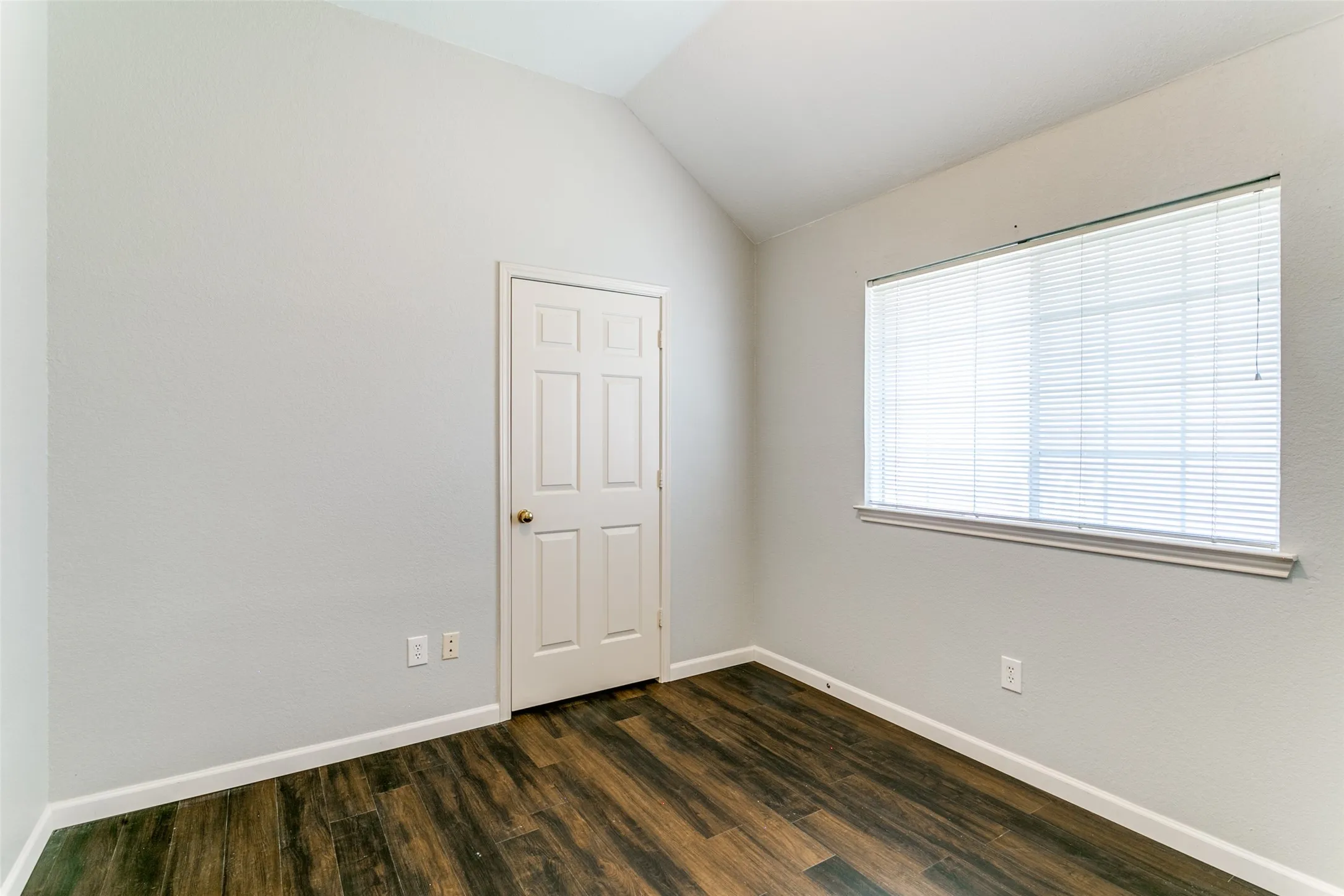 Secondary bedroom
