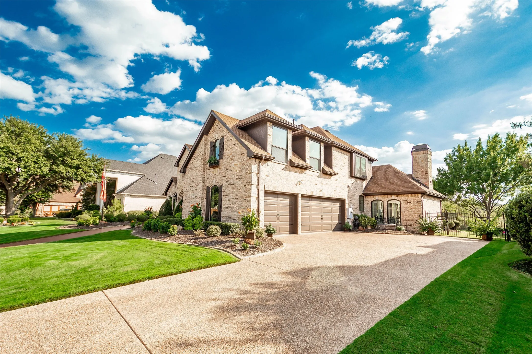 Single Family Residence For Sale in Denton County , 4805 Rangewood Drive, Flower Mound, Texas 75028, 4 Bedroom, 4 Bathroom, 3 Garage spaces, 3,591 Sqft, built in 2001, mls#21379912, Real Estate Agent in Flower Mound, Homes For Sale in Denton county, Homes For Sale in Flower Mound, Realtor in Flower Mound Texas, Real Estate Brokerage Independent Realty Texas, Luminita Cordes Realtor