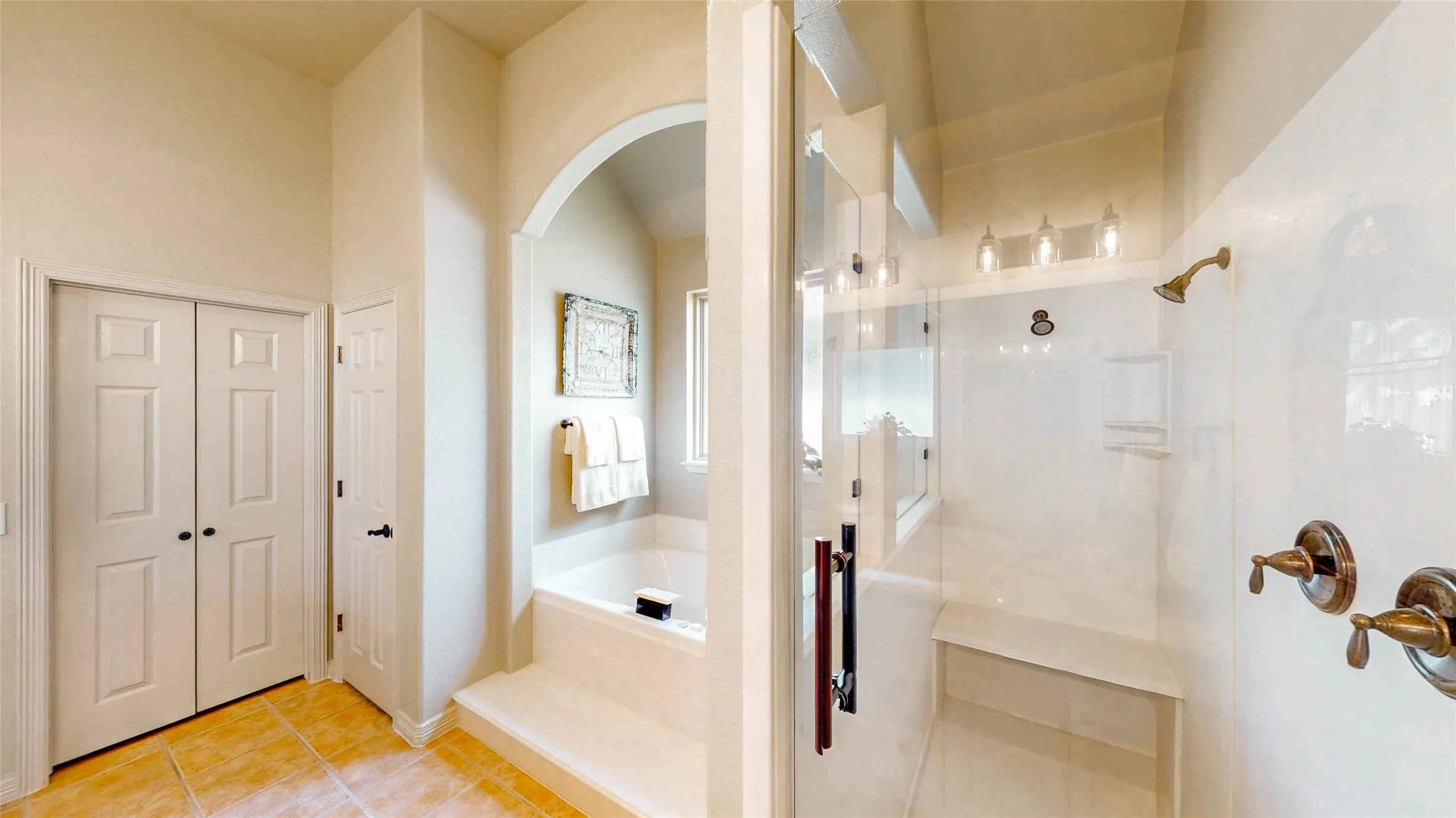 Single Family Residence For Sale in Denton County , 4805 Rangewood Drive, Flower Mound, Texas 75028, 4 Bedroom, 4 Bathroom, 3 Garage spaces, 3,591 Sqft, built in 2001, mls#21379912, Real Estate Agent in Flower Mound, Homes For Sale in Denton county, Homes For Sale in Flower Mound, Realtor in Flower Mound Texas, Real Estate Brokerage Independent Realty Texas, Luminita Cordes Realtor