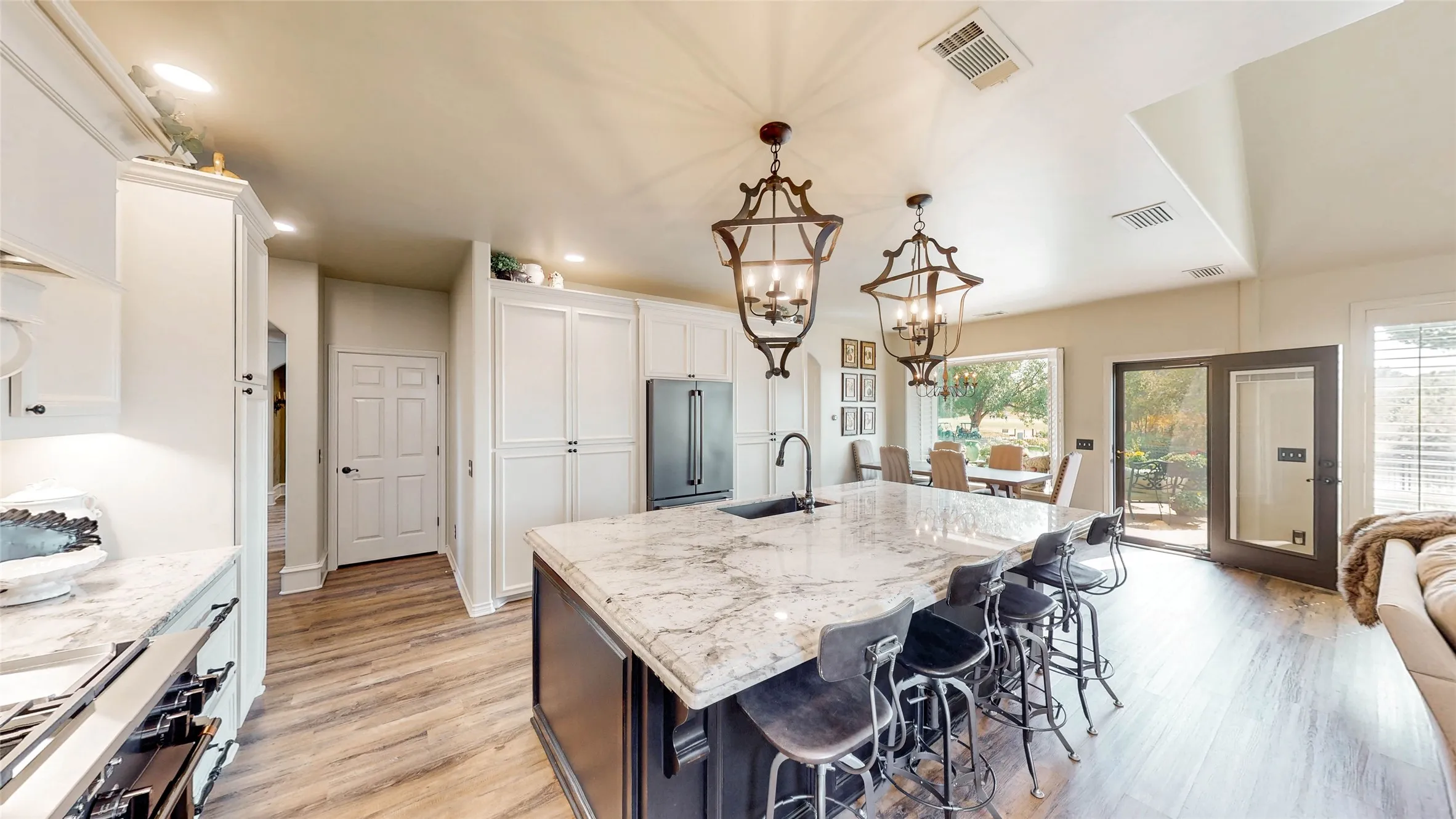 Single Family Residence For Sale in Denton County , 4805 Rangewood Drive, Flower Mound, Texas 75028, 4 Bedroom, 4 Bathroom, 3 Garage spaces, 3,591 Sqft, built in 2001, mls#21379912, Real Estate Agent in Flower Mound, Homes For Sale in Denton county, Homes For Sale in Flower Mound, Realtor in Flower Mound Texas, Real Estate Brokerage Independent Realty Texas, Luminita Cordes Realtor