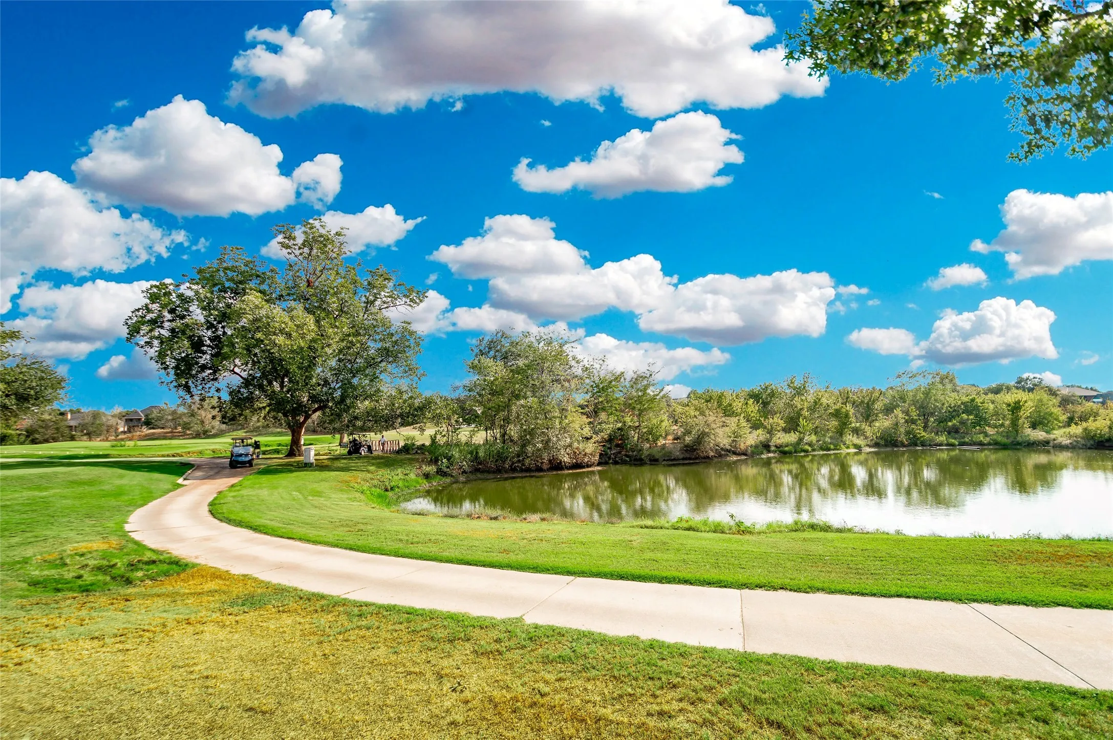 Single Family Residence For Sale in Denton County , 4805 Rangewood Drive, Flower Mound, Texas 75028, 4 Bedroom, 4 Bathroom, 3 Garage spaces, 3,591 Sqft, built in 2001, mls#21379912, Real Estate Agent in Flower Mound, Homes For Sale in Denton county, Homes For Sale in Flower Mound, Realtor in Flower Mound Texas, Real Estate Brokerage Independent Realty Texas, Luminita Cordes Realtor