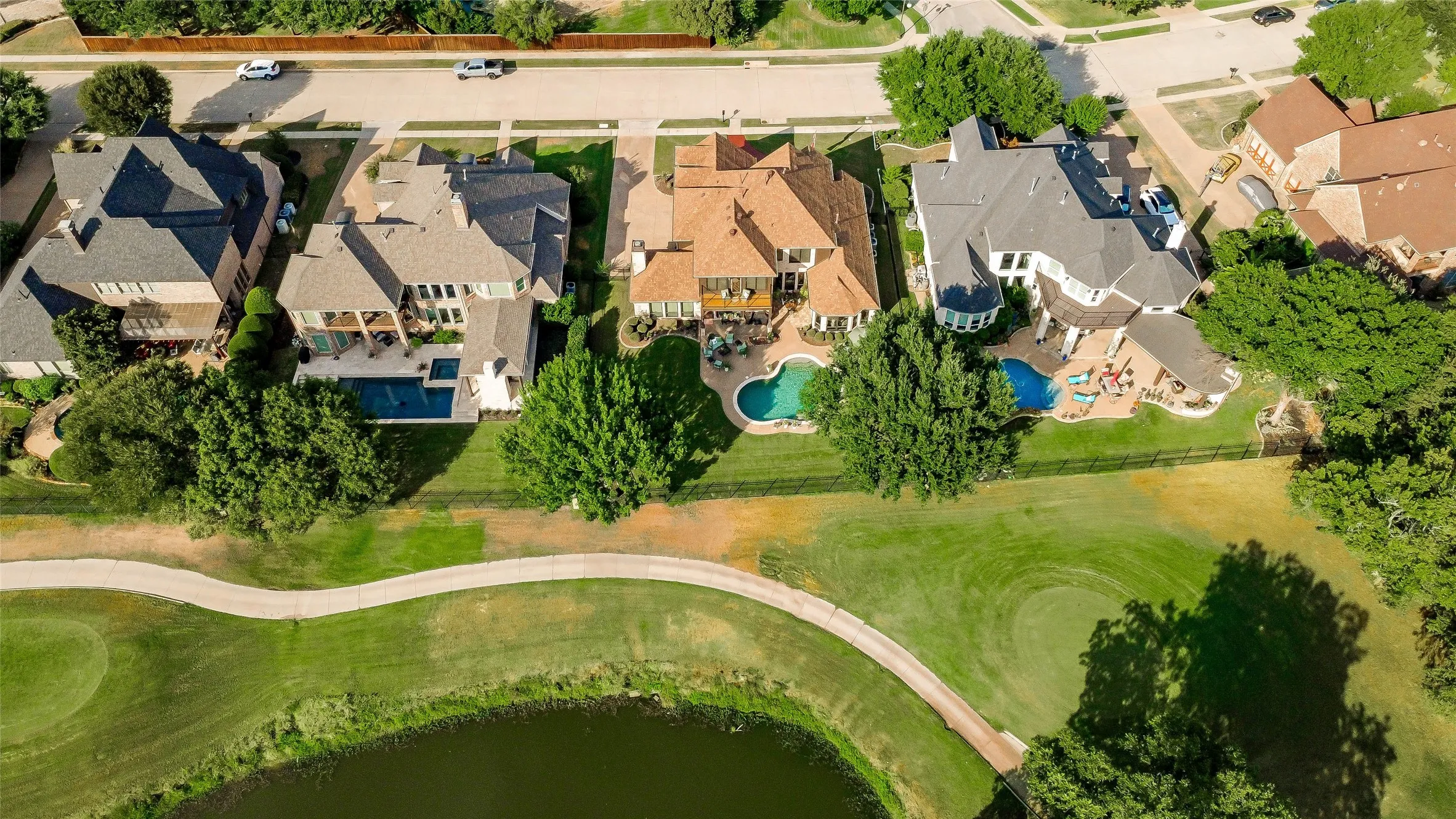 Single Family Residence For Sale in Denton County , 4805 Rangewood Drive, Flower Mound, Texas 75028, 4 Bedroom, 4 Bathroom, 3 Garage spaces, 3,591 Sqft, built in 2001, mls#21379912, Real Estate Agent in Flower Mound, Homes For Sale in Denton county, Homes For Sale in Flower Mound, Realtor in Flower Mound Texas, Real Estate Brokerage Independent Realty Texas, Luminita Cordes Realtor