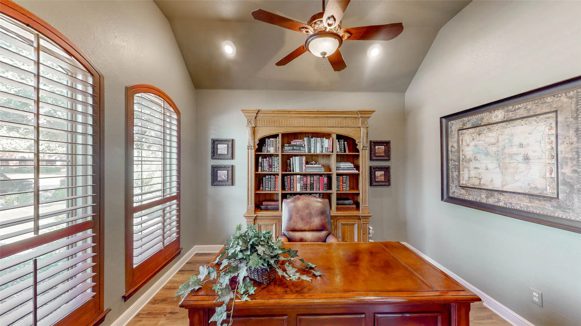 Single Family Residence For Sale in Denton County , 4805 Rangewood Drive, Flower Mound, Texas 75028, 4 Bedroom, 4 Bathroom, 3 Garage spaces, 3,591 Sqft, built in 2001, mls#21379912, Real Estate Agent in Flower Mound, Homes For Sale in Denton county, Homes For Sale in Flower Mound, Realtor in Flower Mound Texas, Real Estate Brokerage Independent Realty Texas, Luminita Cordes Realtor