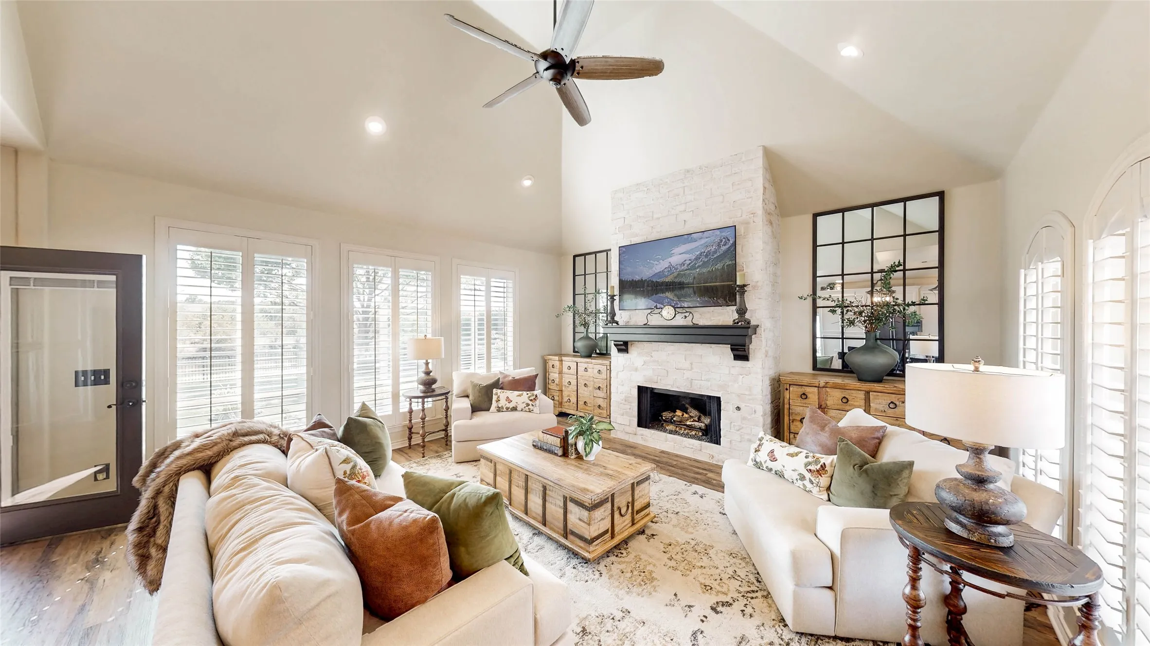 Single Family Residence For Sale in Denton County , 4805 Rangewood Drive, Flower Mound, Texas 75028, 4 Bedroom, 4 Bathroom, 3 Garage spaces, 3,591 Sqft, built in 2001, mls#21379912, Real Estate Agent in Flower Mound, Homes For Sale in Denton county, Homes For Sale in Flower Mound, Realtor in Flower Mound Texas, Real Estate Brokerage Independent Realty Texas, Luminita Cordes Realtor