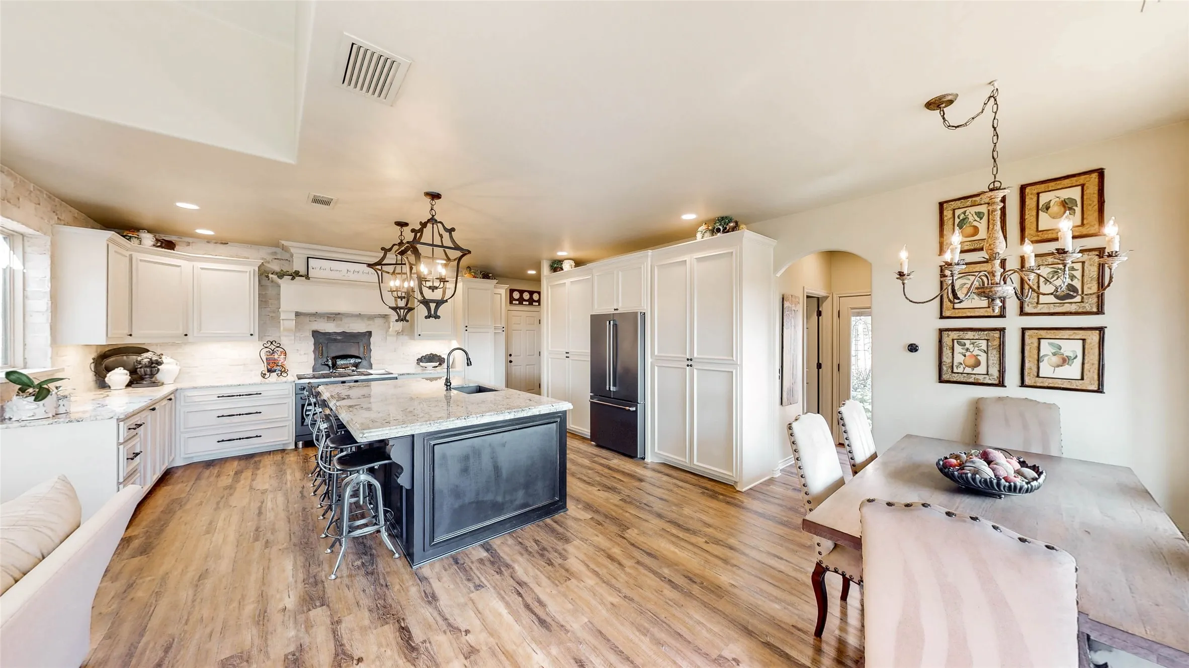 Single Family Residence For Sale in Denton County , 4805 Rangewood Drive, Flower Mound, Texas 75028, 4 Bedroom, 4 Bathroom, 3 Garage spaces, 3,591 Sqft, built in 2001, mls#21379912, Real Estate Agent in Flower Mound, Homes For Sale in Denton county, Homes For Sale in Flower Mound, Realtor in Flower Mound Texas, Real Estate Brokerage Independent Realty Texas, Luminita Cordes Realtor