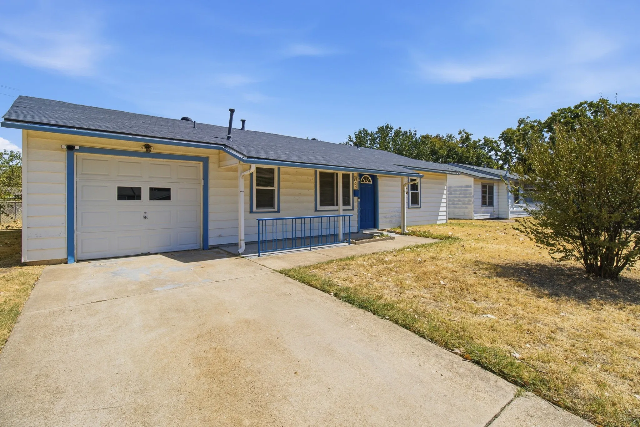 Single Family Residence For Sale in Tarrant County , 804 Aransas Drive, Euless, Texas 76039, 3 Bedroom, 1 Bathroom, 1 Garage spaces, 936 Sqft, built in 1962, mls#21353341, Real Estate Agent in Euless, Homes For Sale in Tarrant county, Homes For Sale in Euless, Realtor in Euless Texas, Real Estate Brokerage Independent Realty Texas, Luminita Cordes Realtor