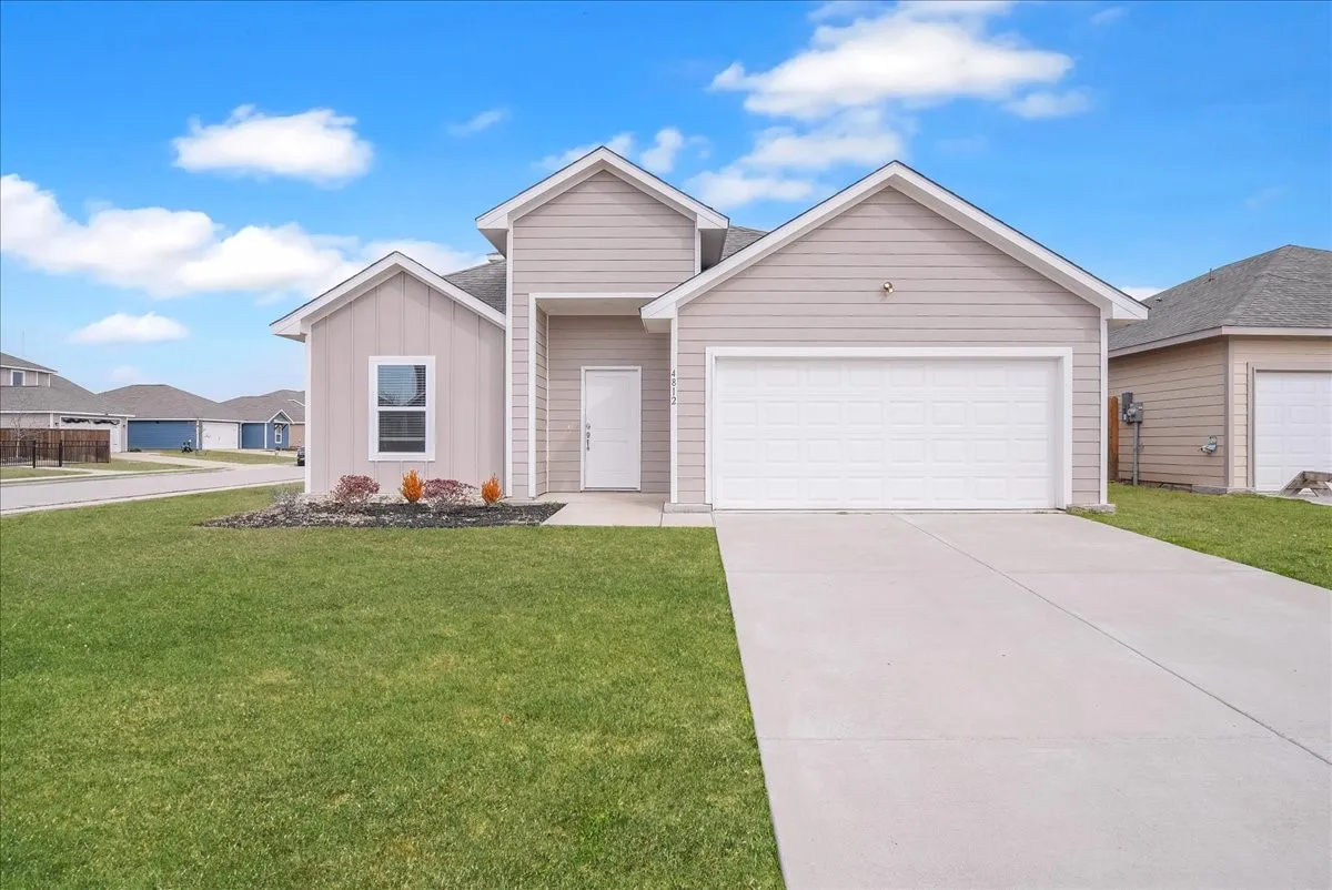 Single Family Residence For Rent in Hunt County , 1613 Buchanan Drive, Greenville, Texas 75401, 4 Bedroom, 3 Bathroom, 2 Garage spaces, 2,110 Sqft, built in 2023, mls#21366868, Real Estate Agent in Greenville, Homes For Rent in Hunt county, Homes For Rent in Greenville, Realtor in Greenville Texas, Real Estate Brokerage Independent Realty Texas, Luminita Cordes Realtor