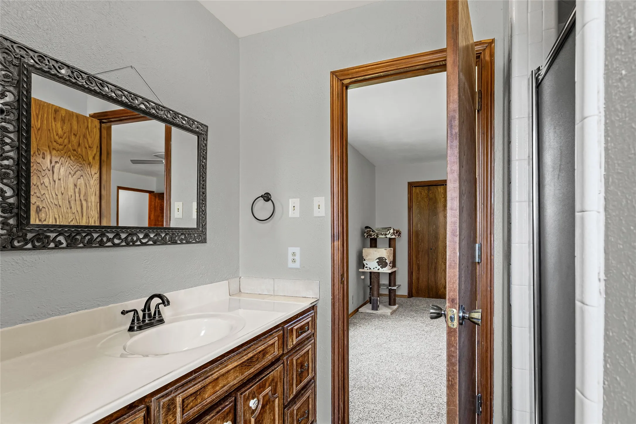 Single Family Residence For Sale in Johnson County , 7125 S Highway 171 Highway, Grandview, Texas 76050, 0, 4 Bathroom, Garage spaces, 2,865 Sqft, built in 1975, mls#21377503, Real Estate Agent in Grandview, Homes For Sale in Johnson county, Homes For Sale in Grandview, Realtor in Grandview Texas, Real Estate Brokerage Independent Realty Texas, Luminita Cordes Realtor