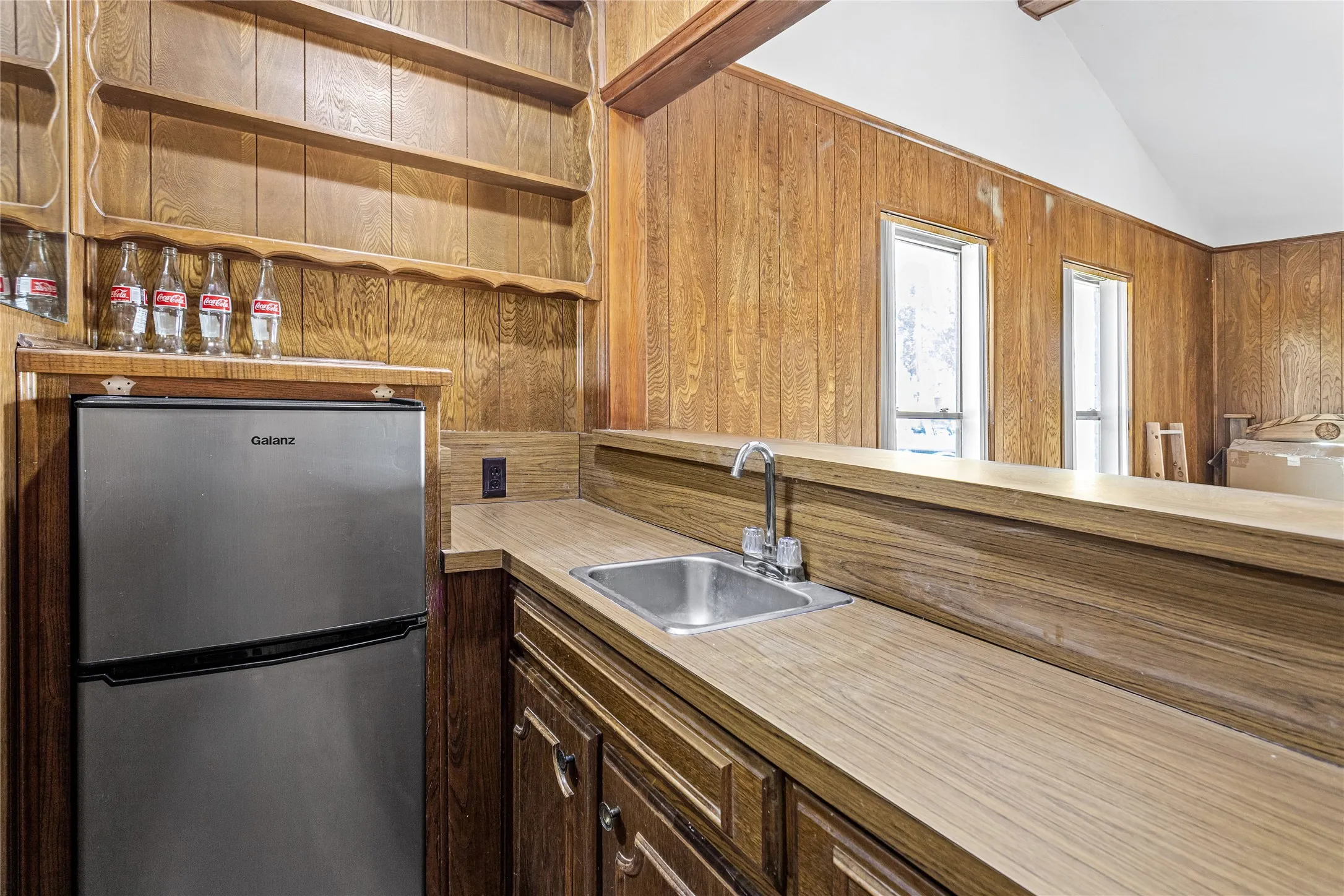 Single Family Residence For Sale in Johnson County , 7125 S Highway 171 Highway, Grandview, Texas 76050, 0, 4 Bathroom, Garage spaces, 2,865 Sqft, built in 1975, mls#21377503, Real Estate Agent in Grandview, Homes For Sale in Johnson county, Homes For Sale in Grandview, Realtor in Grandview Texas, Real Estate Brokerage Independent Realty Texas, Luminita Cordes Realtor