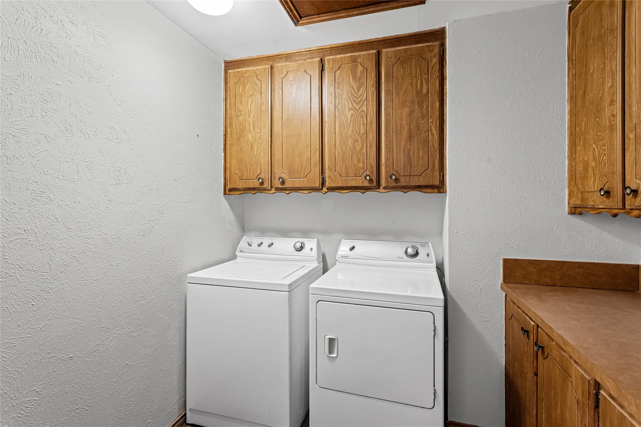 Single Family Residence For Sale in Johnson County , 7125 S Highway 171 Highway, Grandview, Texas 76050, 0, 4 Bathroom, Garage spaces, 2,865 Sqft, built in 1975, mls#21377503, Real Estate Agent in Grandview, Homes For Sale in Johnson county, Homes For Sale in Grandview, Realtor in Grandview Texas, Real Estate Brokerage Independent Realty Texas, Luminita Cordes Realtor