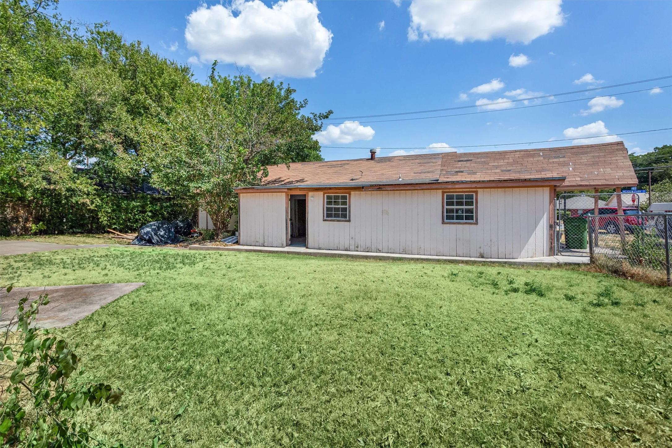 Single Family Residence For Sale in Tarrant County , 612 Meadow Park Drive, White Settlement, Texas 76108, 4 Bedroom, 3 Bathroom, Garage spaces, 2,285 Sqft, built in 1960, mls#21379901, Real Estate Agent in White Settlement, Homes For Sale in Tarrant county, Homes For Sale in White Settlement, Realtor in White Settlement Texas, Real Estate Brokerage Independent Realty Texas, Luminita Cordes Realtor