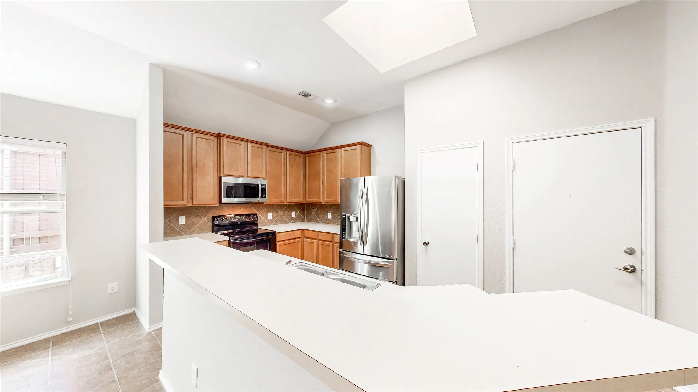 Single Family Residence For Sale in Denton County , 1134 Shearwater Avenue, Aubrey, Texas 76227, 3 Bedroom, 2 Bathroom, 2 Garage spaces, 1,733 Sqft, built in 2005, mls#21379915, Real Estate Agent in Aubrey, Homes For Sale in Denton county, Homes For Sale in Aubrey, Realtor in Aubrey Texas, Real Estate Brokerage Independent Realty Texas, Luminita Cordes Realtor