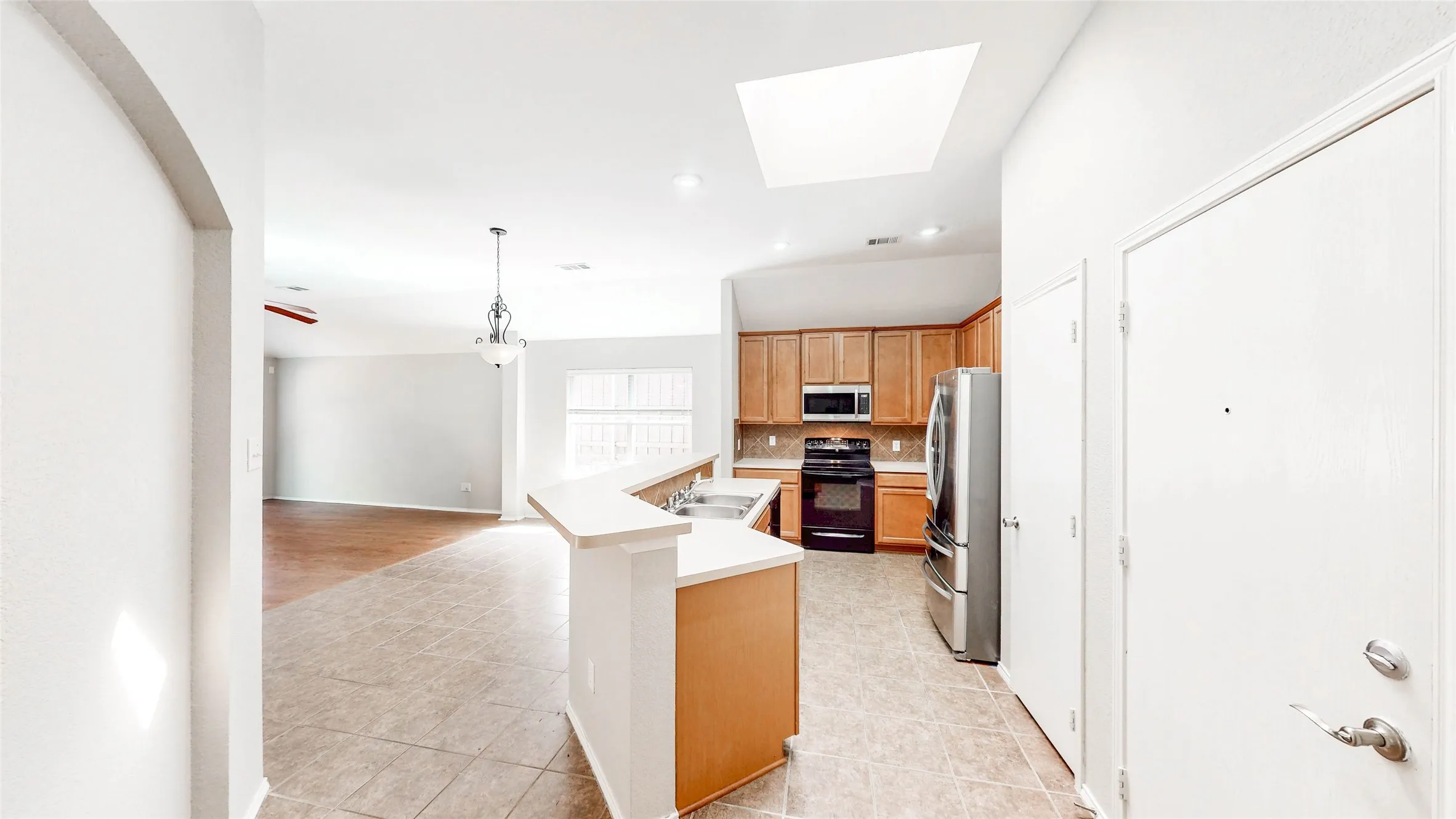 Single Family Residence For Sale in Denton County , 1134 Shearwater Avenue, Aubrey, Texas 76227, 3 Bedroom, 2 Bathroom, 2 Garage spaces, 1,733 Sqft, built in 2005, mls#21379915, Real Estate Agent in Aubrey, Homes For Sale in Denton county, Homes For Sale in Aubrey, Realtor in Aubrey Texas, Real Estate Brokerage Independent Realty Texas, Luminita Cordes Realtor
