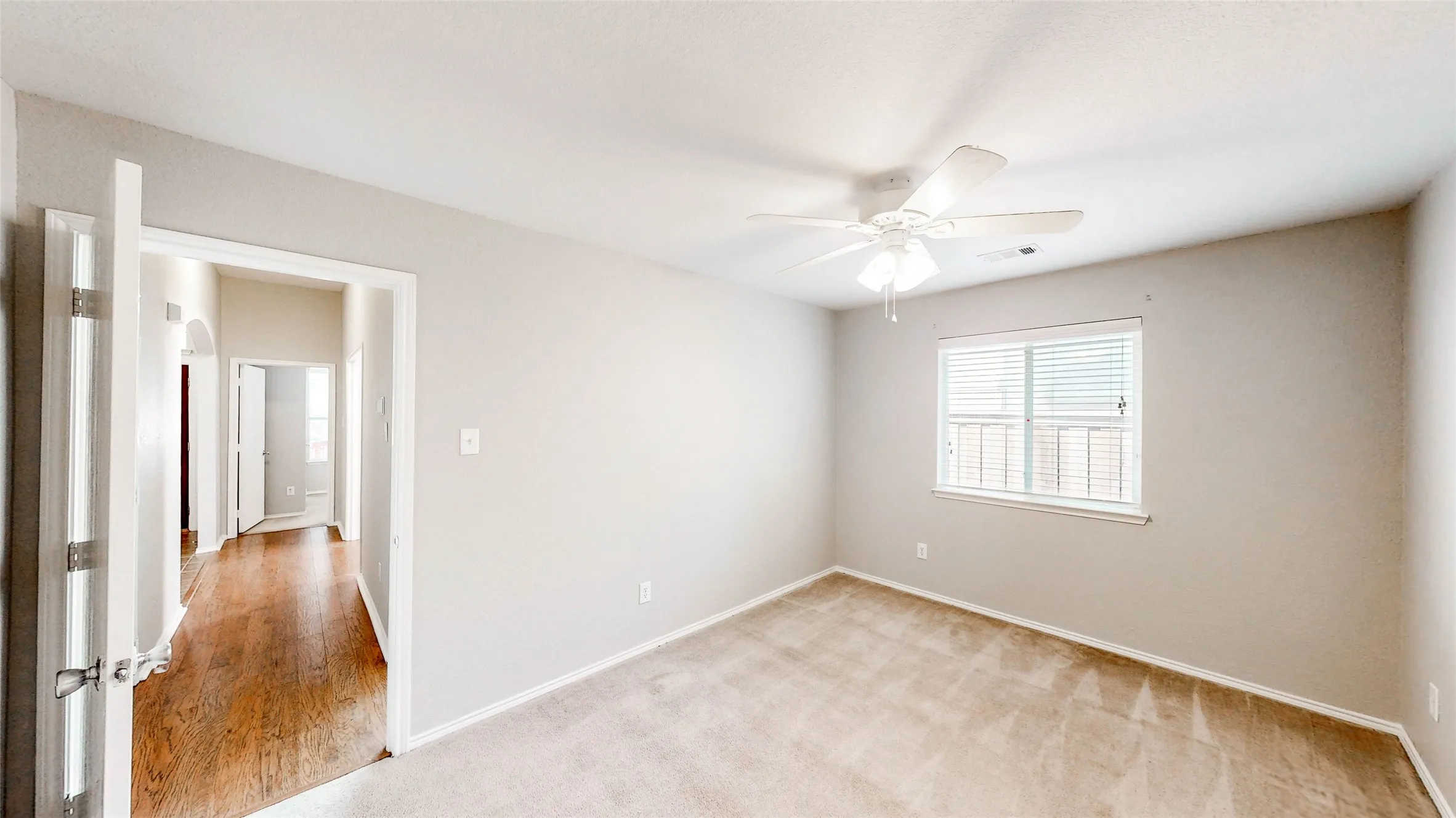 Single Family Residence For Sale in Denton County , 1134 Shearwater Avenue, Aubrey, Texas 76227, 3 Bedroom, 2 Bathroom, 2 Garage spaces, 1,733 Sqft, built in 2005, mls#21379915, Real Estate Agent in Aubrey, Homes For Sale in Denton county, Homes For Sale in Aubrey, Realtor in Aubrey Texas, Real Estate Brokerage Independent Realty Texas, Luminita Cordes Realtor