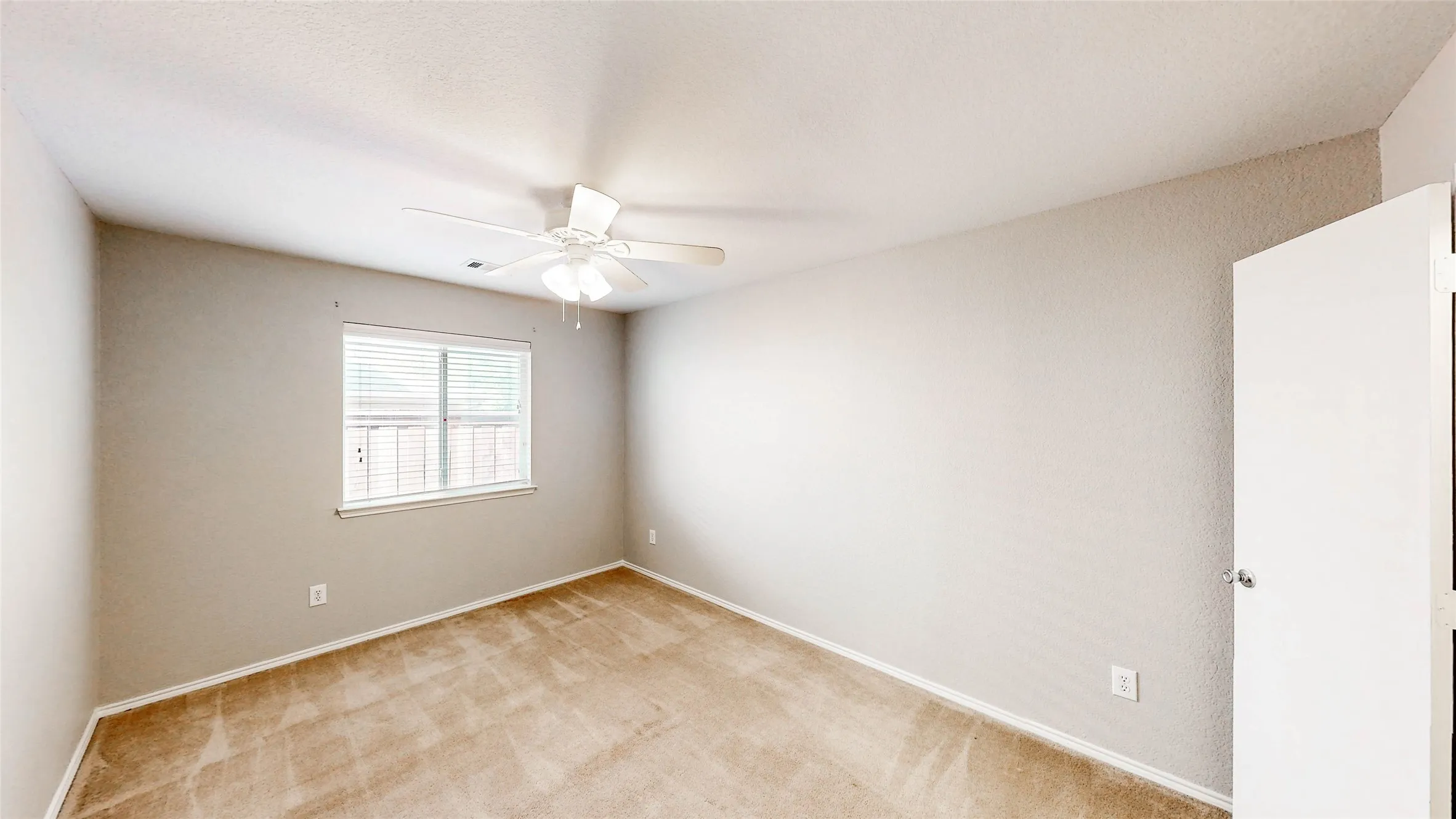Single Family Residence For Sale in Denton County , 1134 Shearwater Avenue, Aubrey, Texas 76227, 3 Bedroom, 2 Bathroom, 2 Garage spaces, 1,733 Sqft, built in 2005, mls#21379915, Real Estate Agent in Aubrey, Homes For Sale in Denton county, Homes For Sale in Aubrey, Realtor in Aubrey Texas, Real Estate Brokerage Independent Realty Texas, Luminita Cordes Realtor