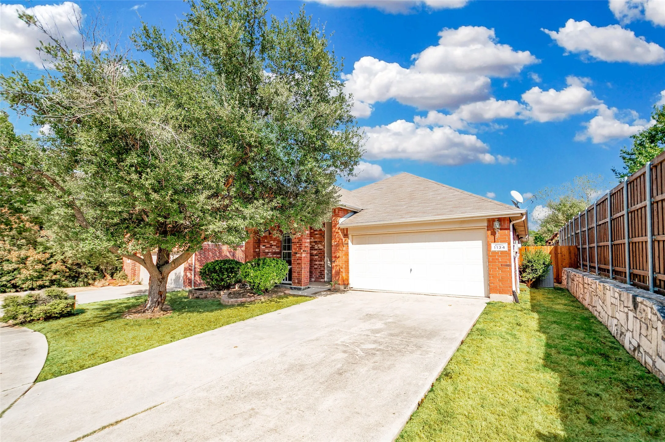 Single Family Residence For Sale in Denton County , 1134 Shearwater Avenue, Aubrey, Texas 76227, 3 Bedroom, 2 Bathroom, 2 Garage spaces, 1,733 Sqft, built in 2005, mls#21379915, Real Estate Agent in Aubrey, Homes For Sale in Denton county, Homes For Sale in Aubrey, Realtor in Aubrey Texas, Real Estate Brokerage Independent Realty Texas, Luminita Cordes Realtor