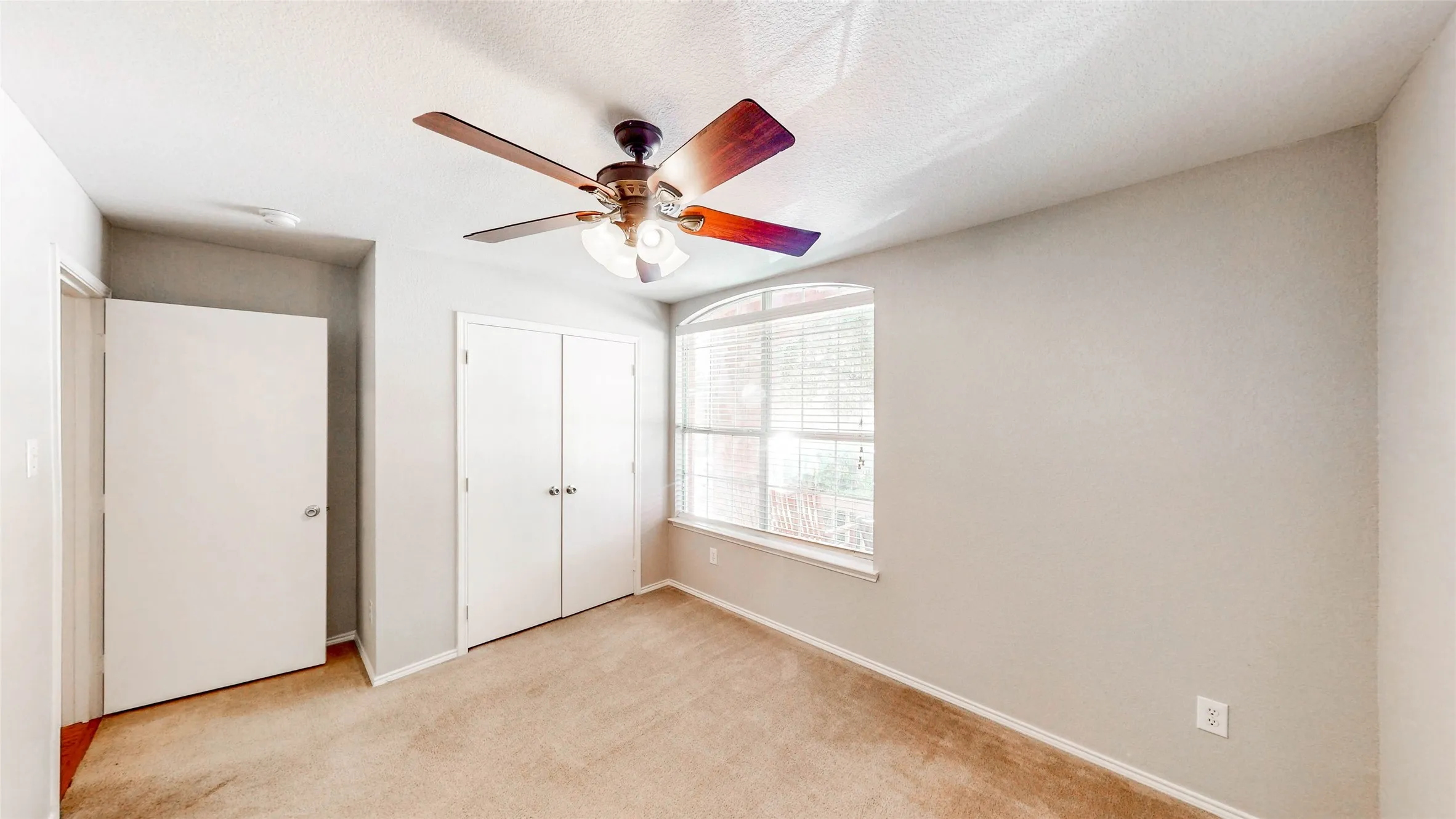 Single Family Residence For Sale in Denton County , 1134 Shearwater Avenue, Aubrey, Texas 76227, 3 Bedroom, 2 Bathroom, 2 Garage spaces, 1,733 Sqft, built in 2005, mls#21379915, Real Estate Agent in Aubrey, Homes For Sale in Denton county, Homes For Sale in Aubrey, Realtor in Aubrey Texas, Real Estate Brokerage Independent Realty Texas, Luminita Cordes Realtor
