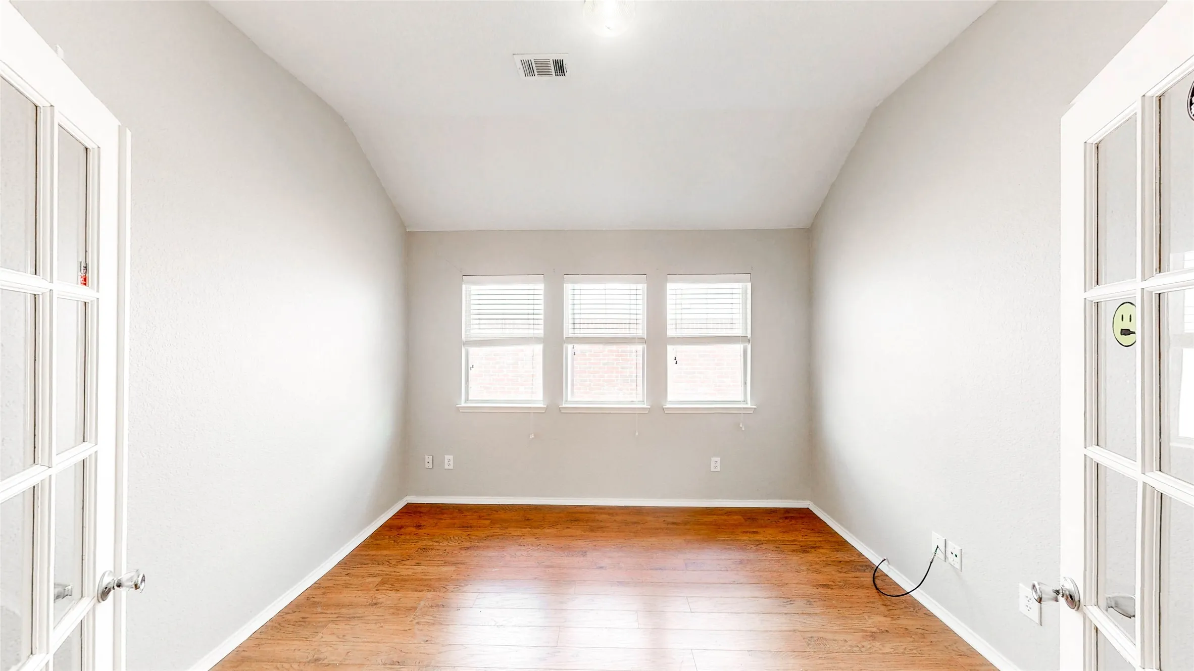 Single Family Residence For Sale in Denton County , 1134 Shearwater Avenue, Aubrey, Texas 76227, 3 Bedroom, 2 Bathroom, 2 Garage spaces, 1,733 Sqft, built in 2005, mls#21379915, Real Estate Agent in Aubrey, Homes For Sale in Denton county, Homes For Sale in Aubrey, Realtor in Aubrey Texas, Real Estate Brokerage Independent Realty Texas, Luminita Cordes Realtor